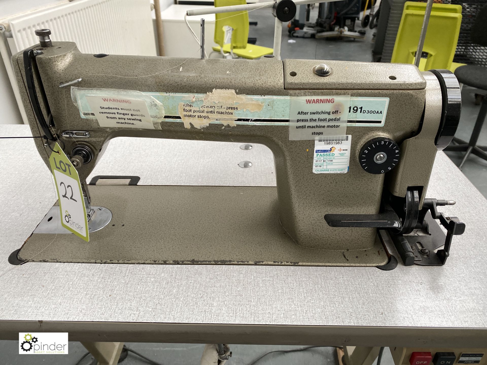 Singer 191D300AA Lockstitch Sewing Machine, 240volts (location: Level 1, Joinery Workrooms) - Image 2 of 3