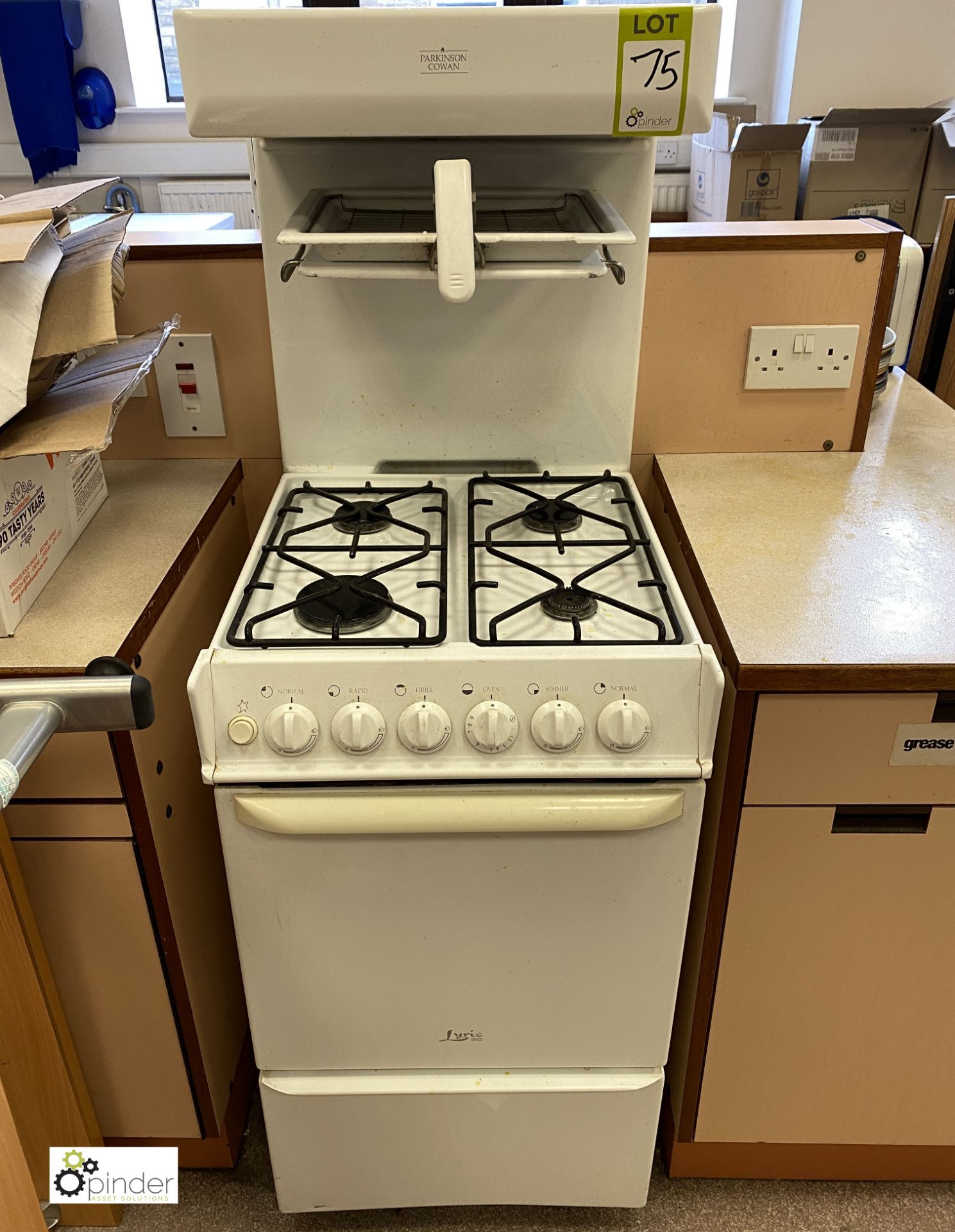 Parkinson Cowan 4-ring Gas Oven and Grill (location: Level 2, B276 Room)