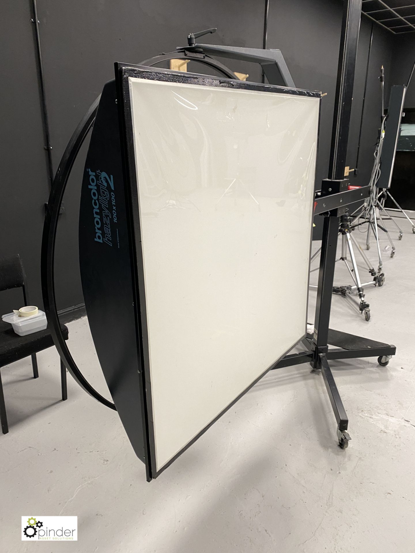 Broncolor Hazylight 2 100 x 100 Solid Softbox, with adjustable Broncolor mobile stand (location: - Image 2 of 5