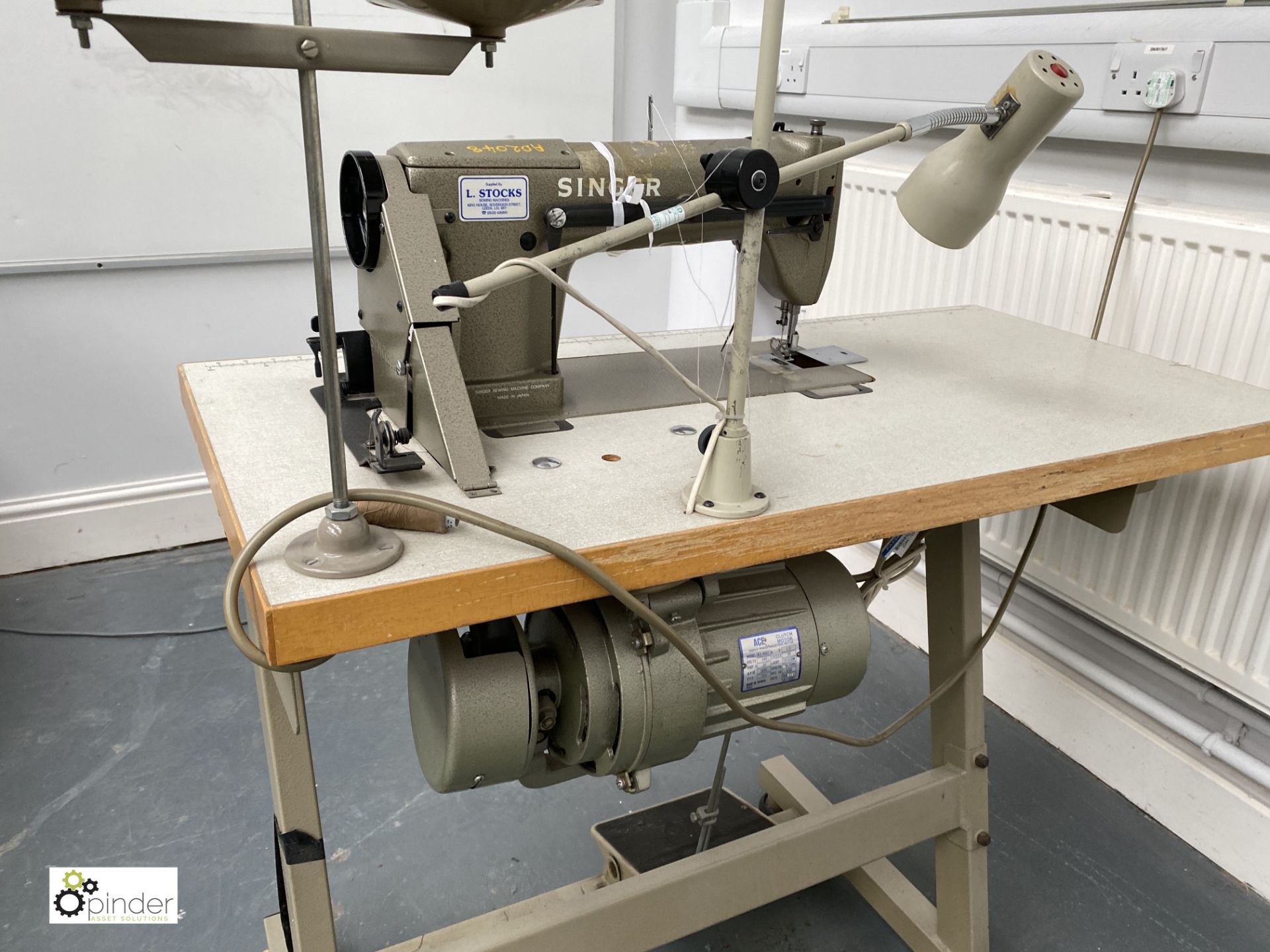 Singer 191D200AA Lockstitch Sewing Machine, 240volts (location: Level 1, Joinery Workrooms) - Image 3 of 3