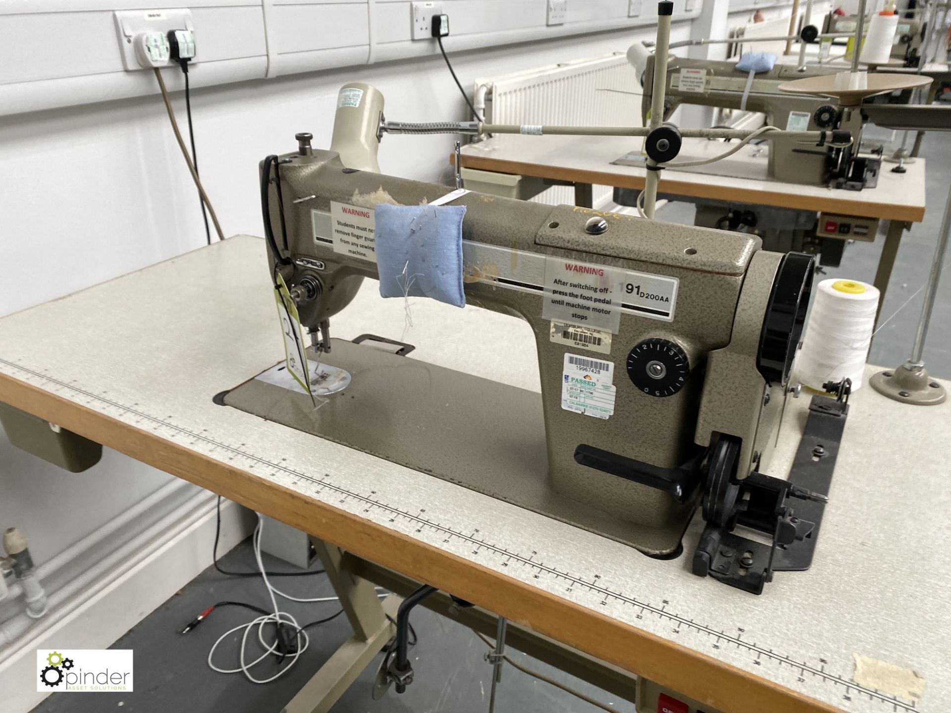 Singer 191D200AA Lockstitch Sewing Machine, 240volts (location: Level 1, Joinery Workrooms) - Image 3 of 3