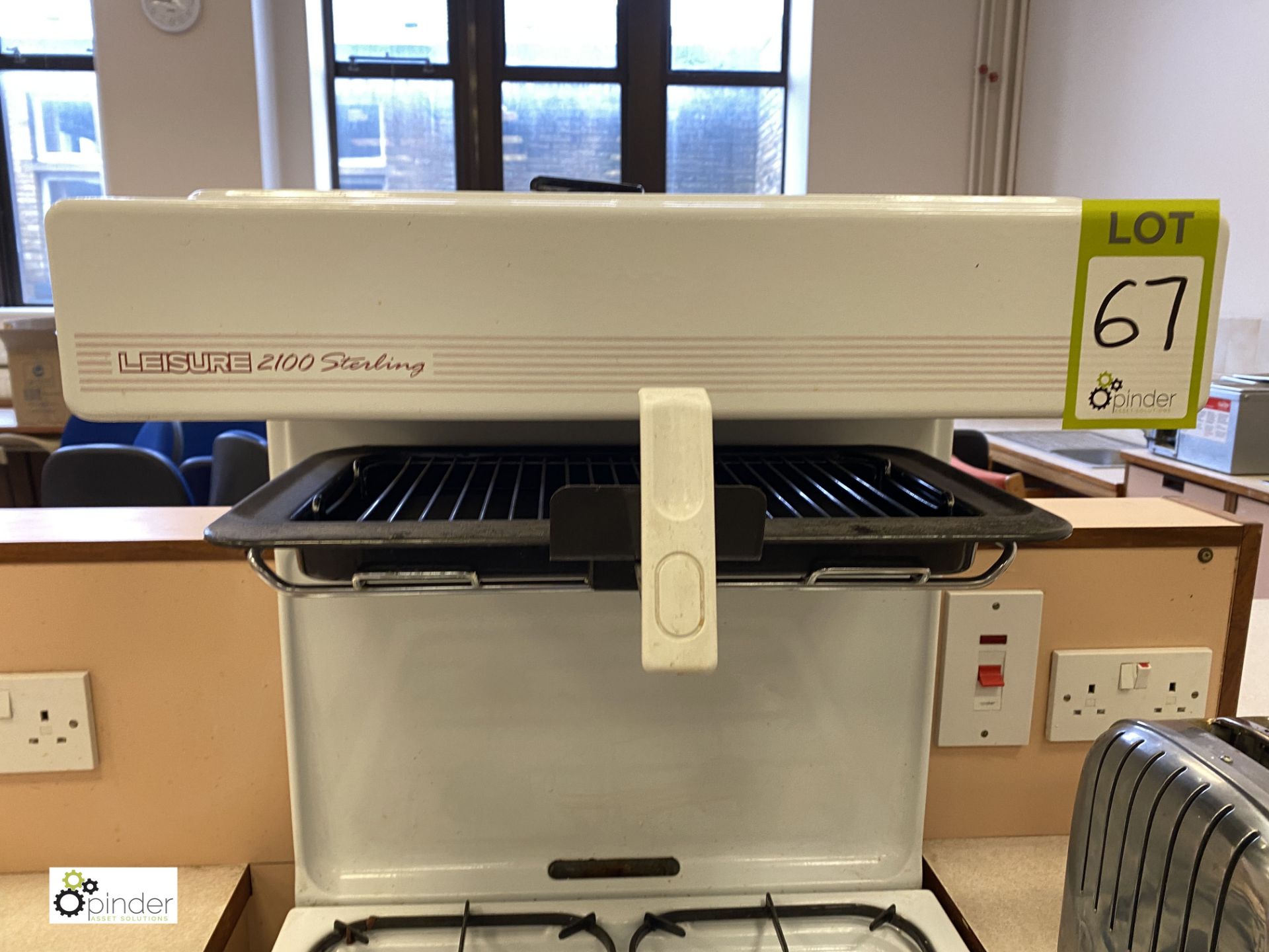 Leisure 2100 Sterling 4-ring Gas Oven and Grill (location: Level 2, B276 Room) - Image 3 of 3