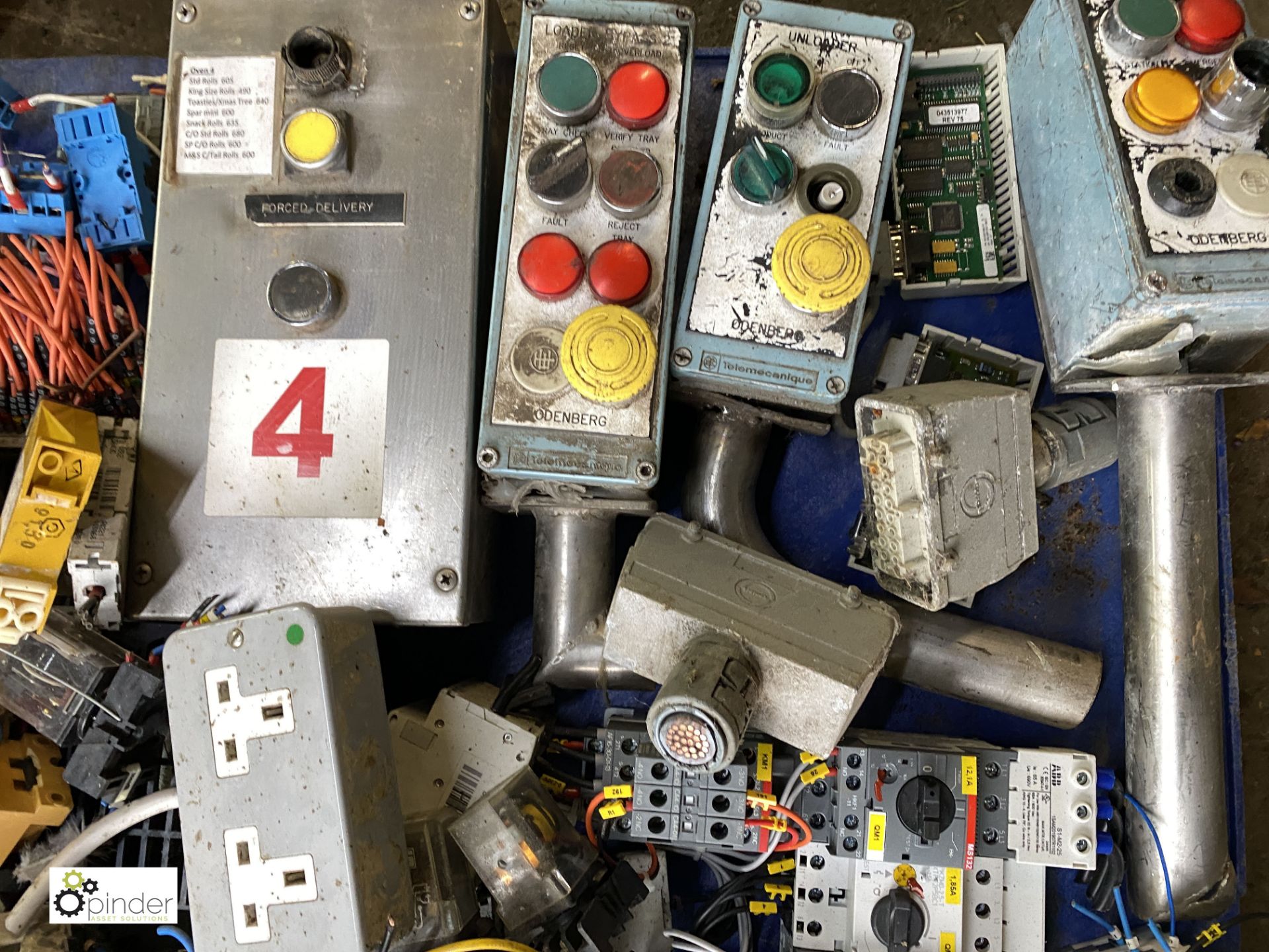 Quantity various Isolators, Contacts, to pallet (please note this lot has a lift out fee of £5 - Image 4 of 7