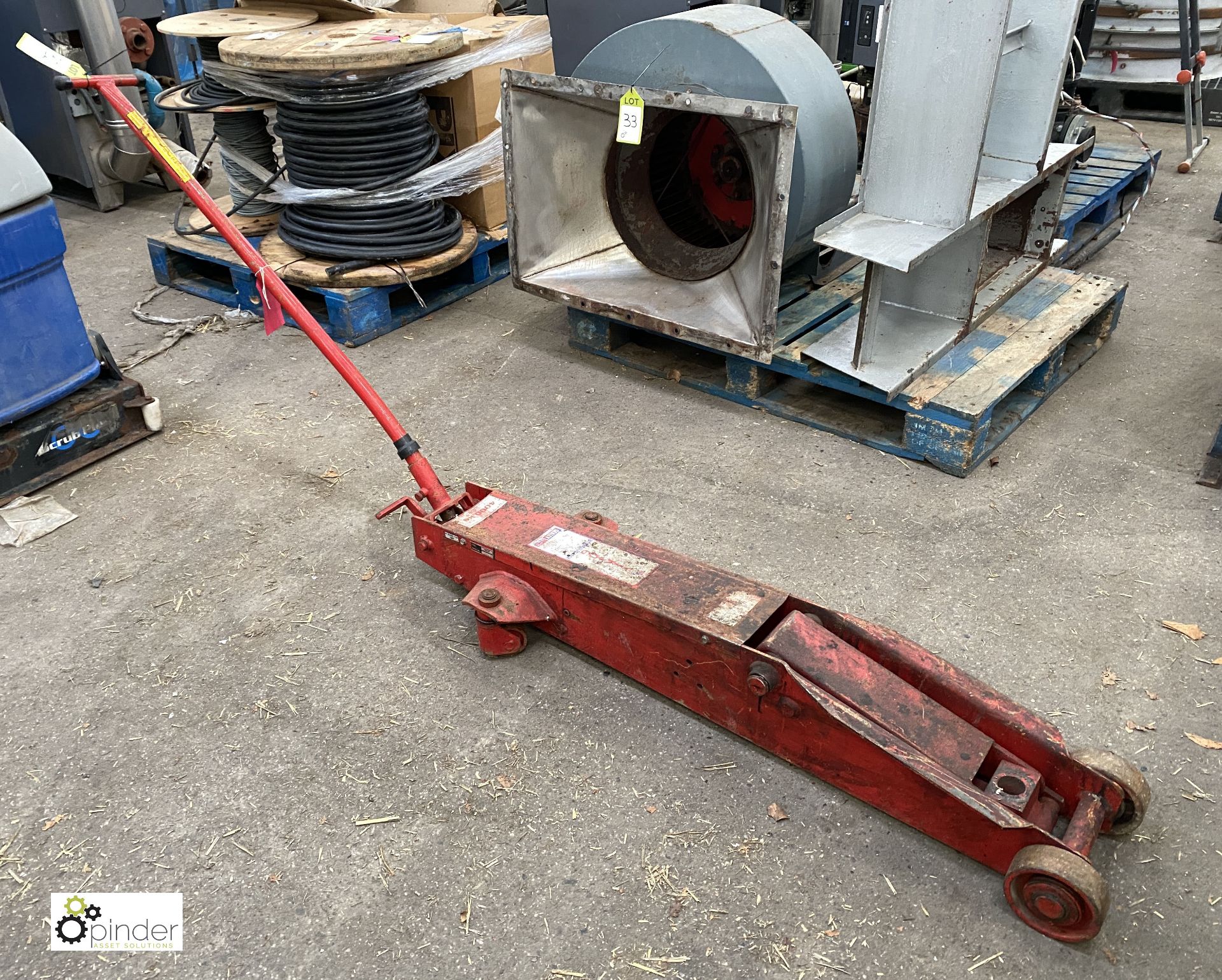 Sealey long carriage hydraulic Jack, 4000kg (please note this lot has a lift out fee of £5 plus