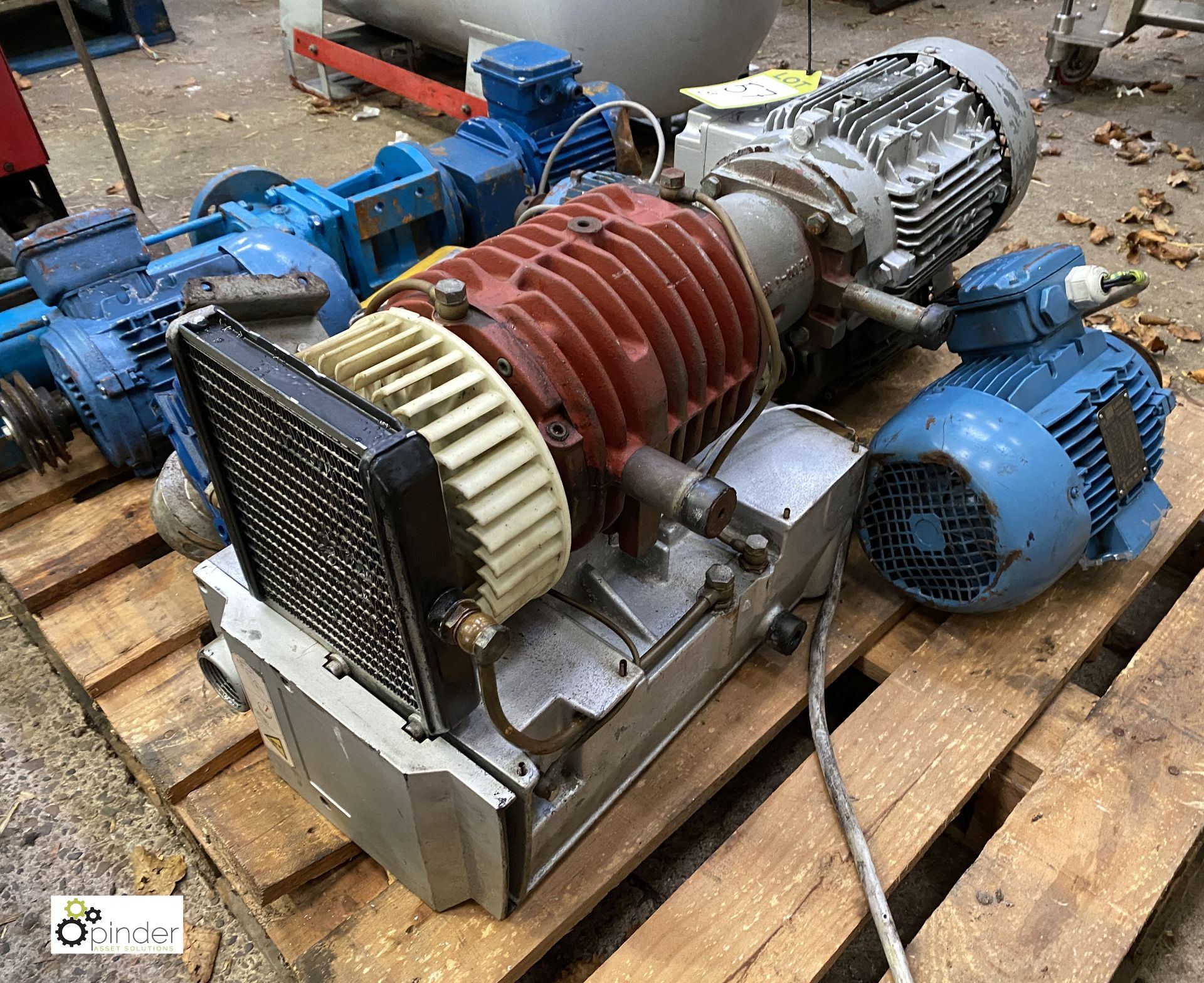 5 various Electric Motors and 2 Pumps, to pallet (please note this lot has a lift out fee of £5 plus - Image 4 of 5