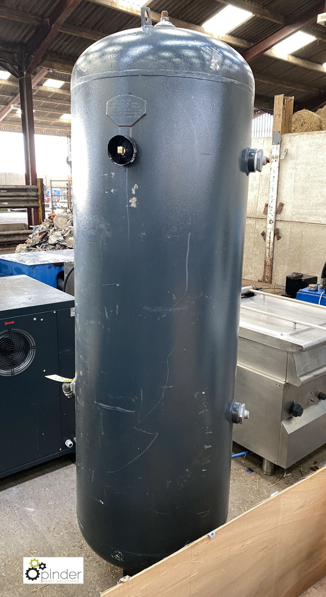 Vertical Air Receiving Tank, 500litres, 11bar, year 2015 (please note this lot has a lift out fee of - Image 3 of 3