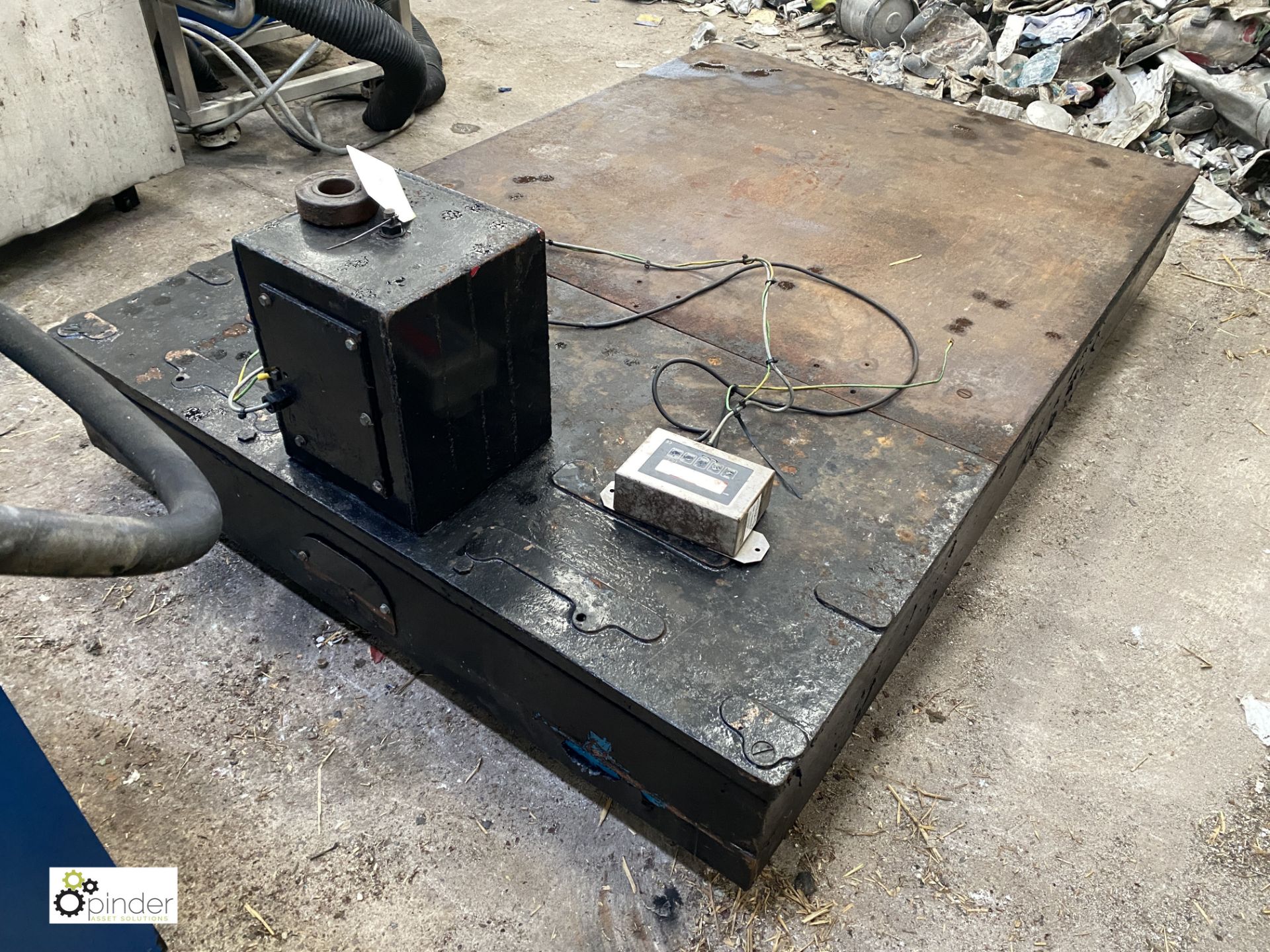 Floor Scale, 1240mm x 1240mm, with digital read out (please note this lot has a lift out fee of £ - Image 2 of 3