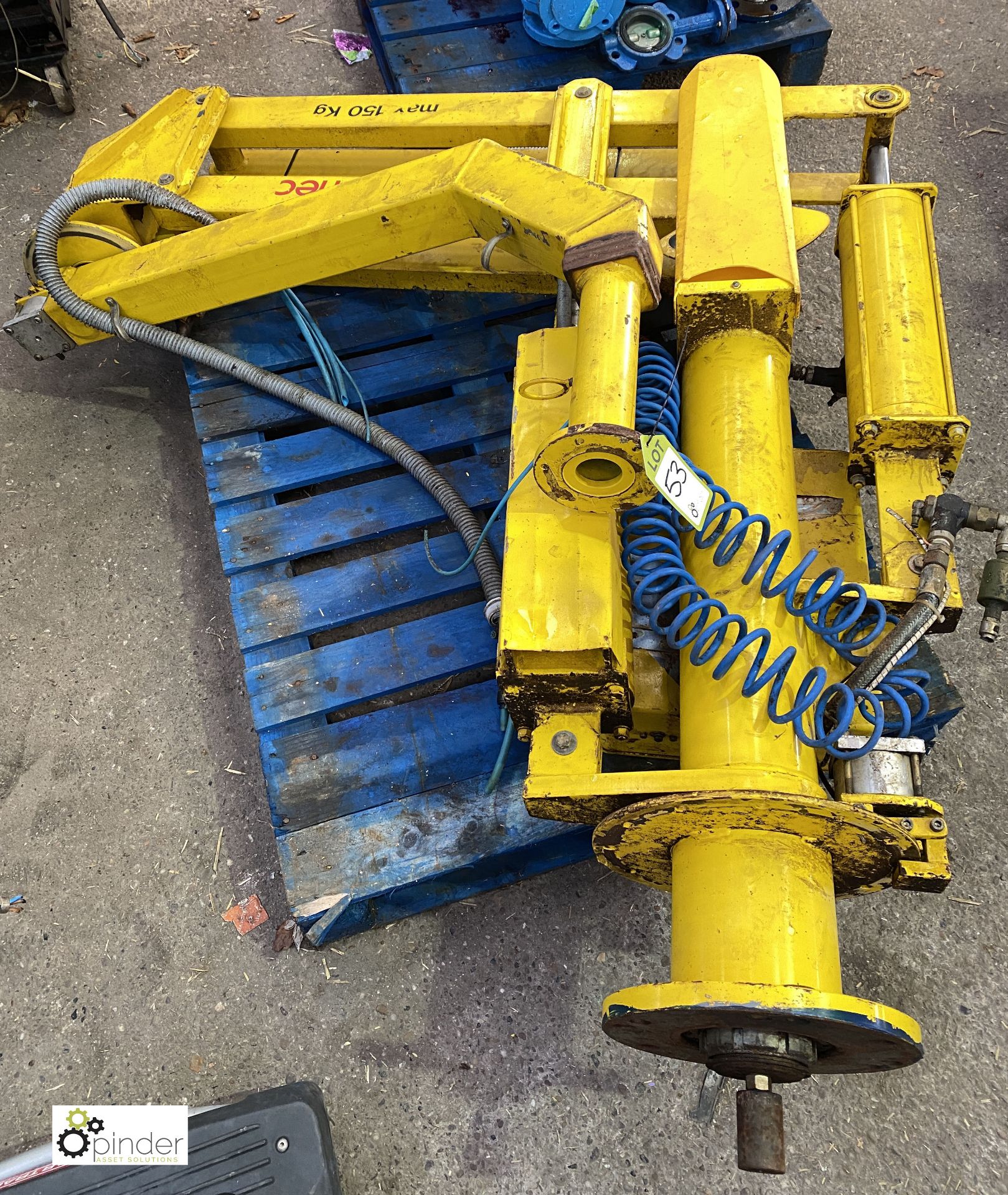 Dalmec pneumatic Lifting Arm (please note this lot has a lift out fee of £10 plus vat)