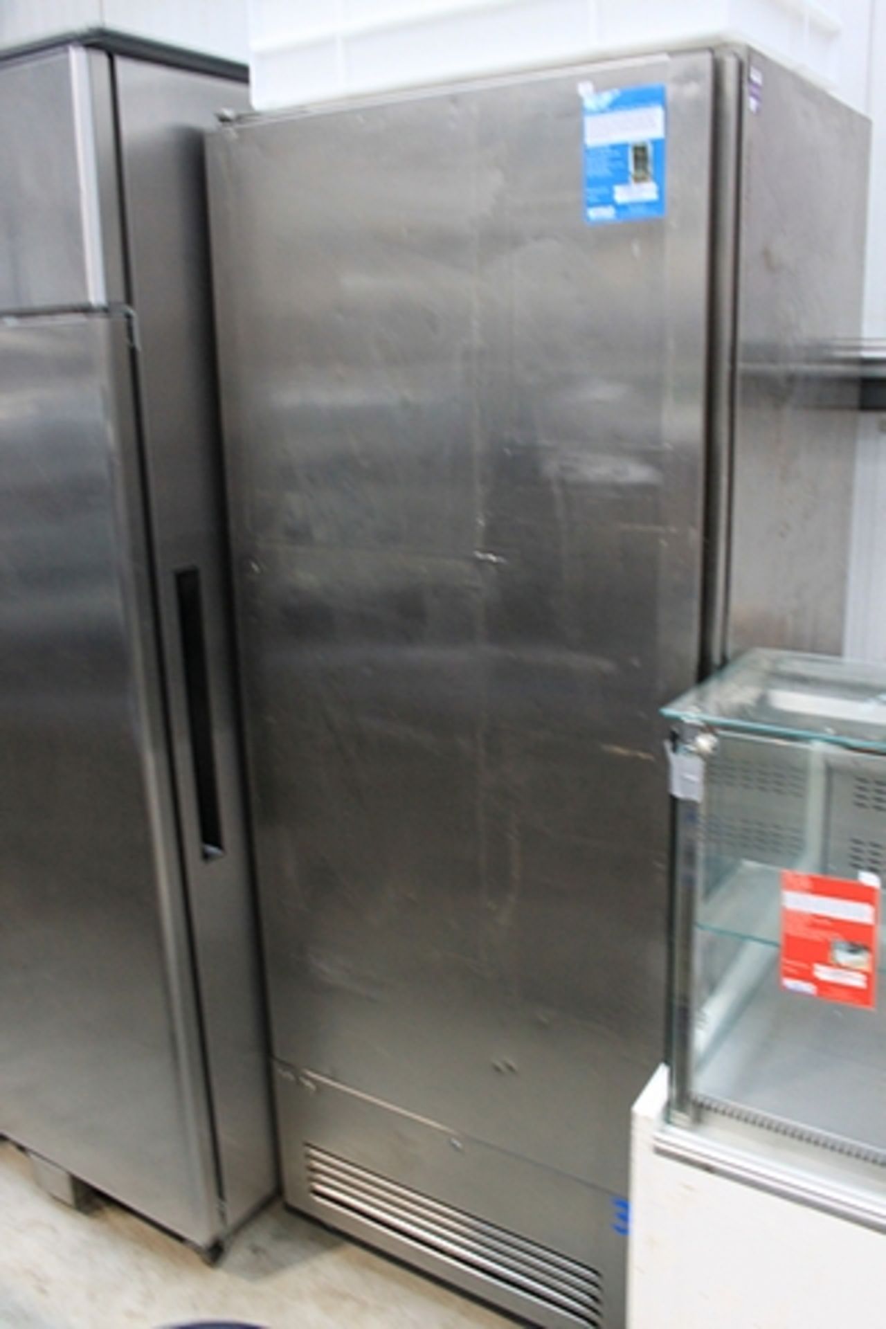 Foster EP820LW Stainless Steel Single Upright Freezer Double fan system ensures the cabinet recovers