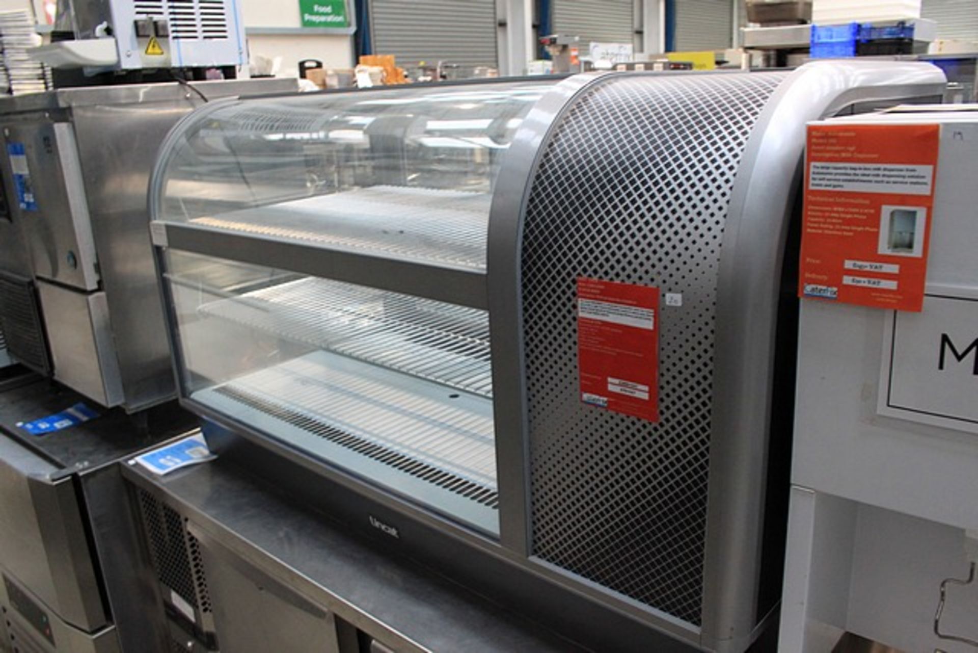 Lincat C6R/130br Curved Glass Refrigerated Merchandiser Enhance your food sales by showcasing