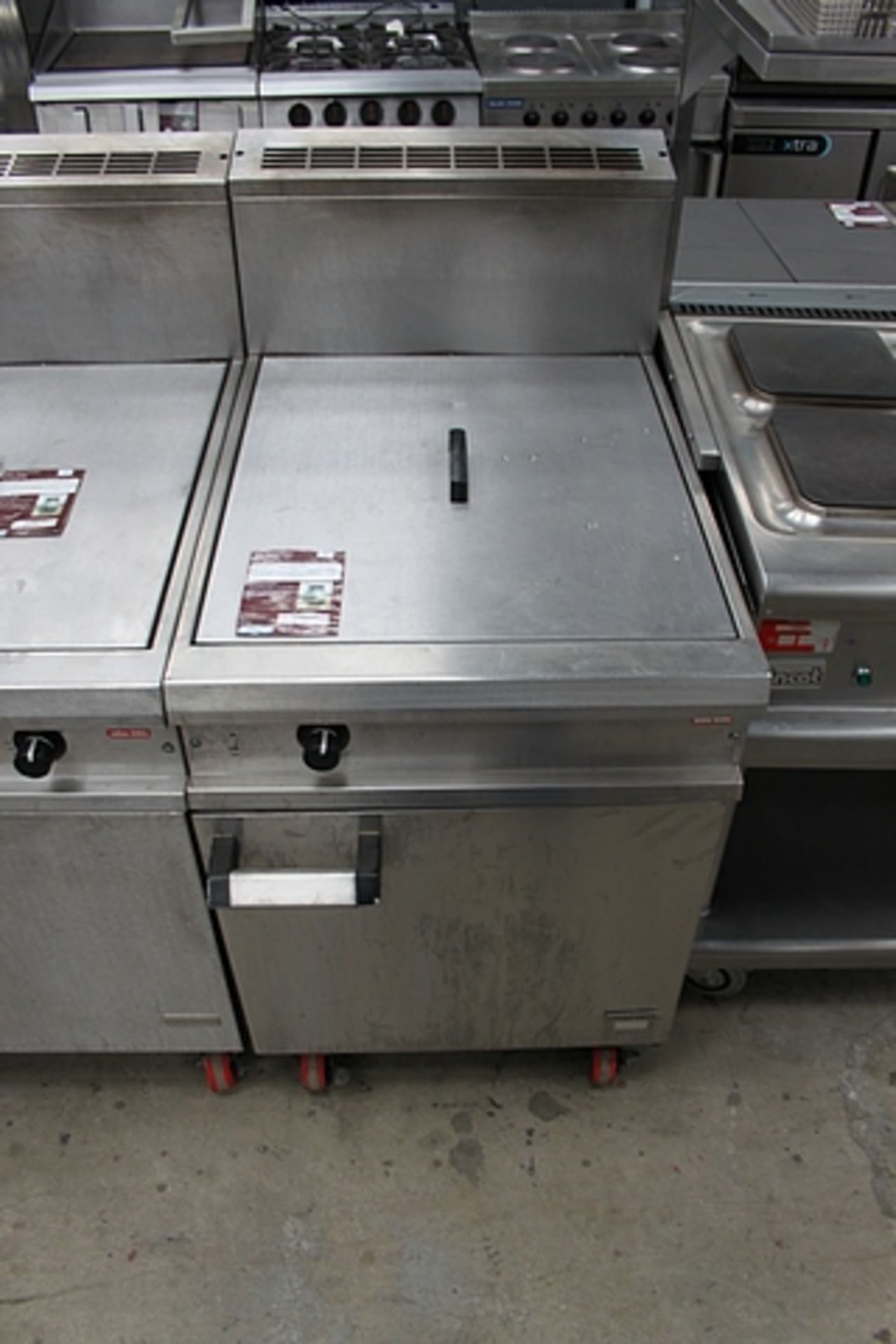 Falcon Chieftain G1838X Stainless Steel Twin Tank Twin Basket Gas Fryer Improve the efficiency of