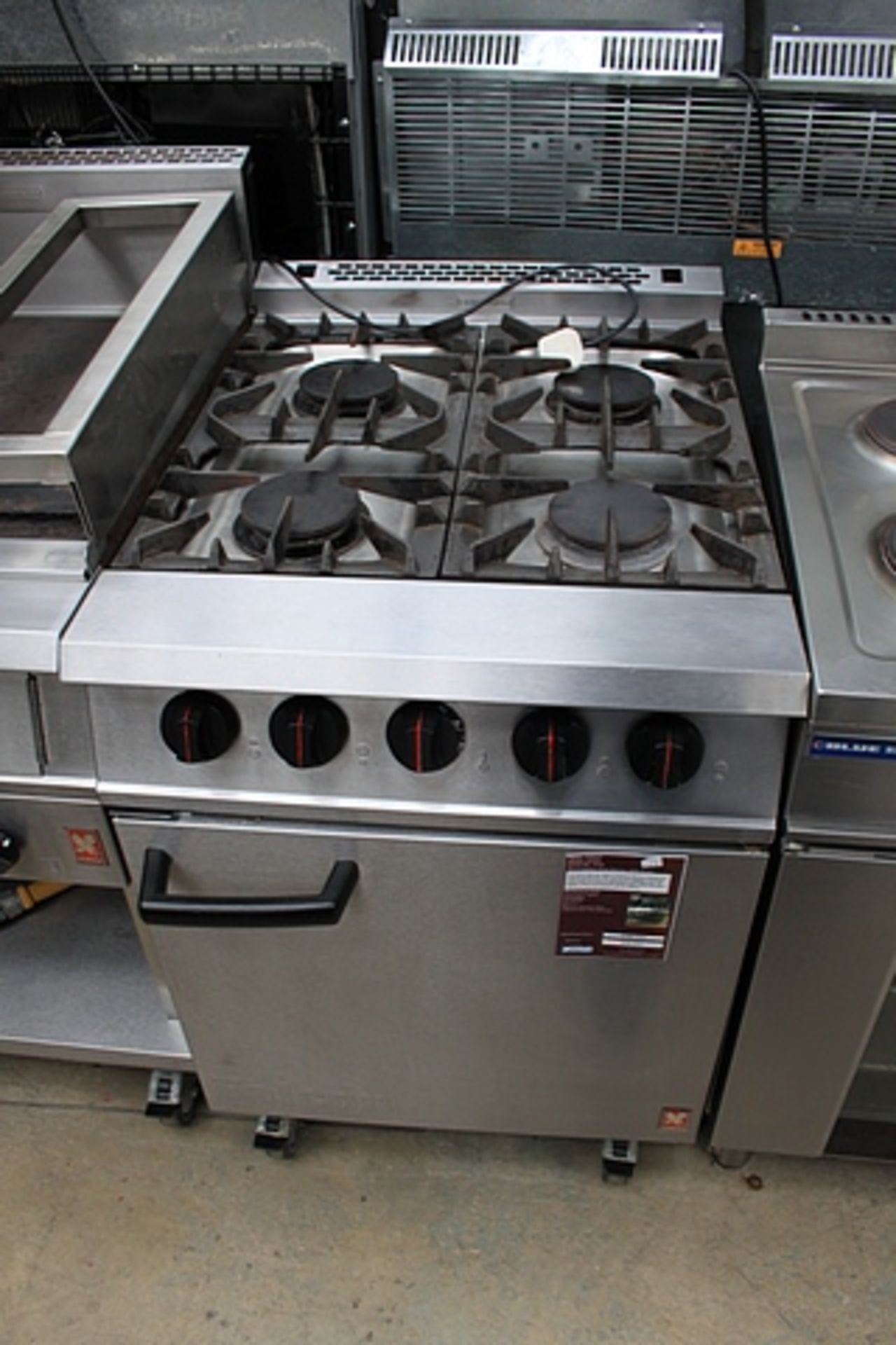 Falcon G2161 4 Gas Burner With Oven Stainless Steel The Falcon open top range is equipped with