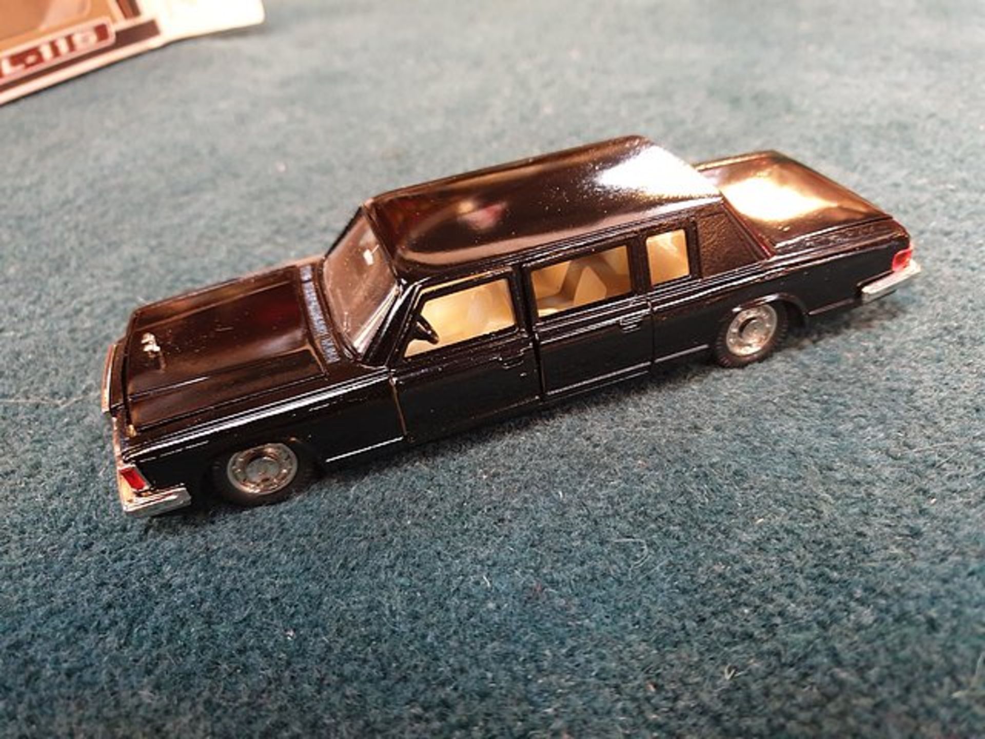 Novoexport (Russia) Diecast Made In USSR Russian ZIL.115 Limousine Scale 1/43 Boxed - Image 3 of 4