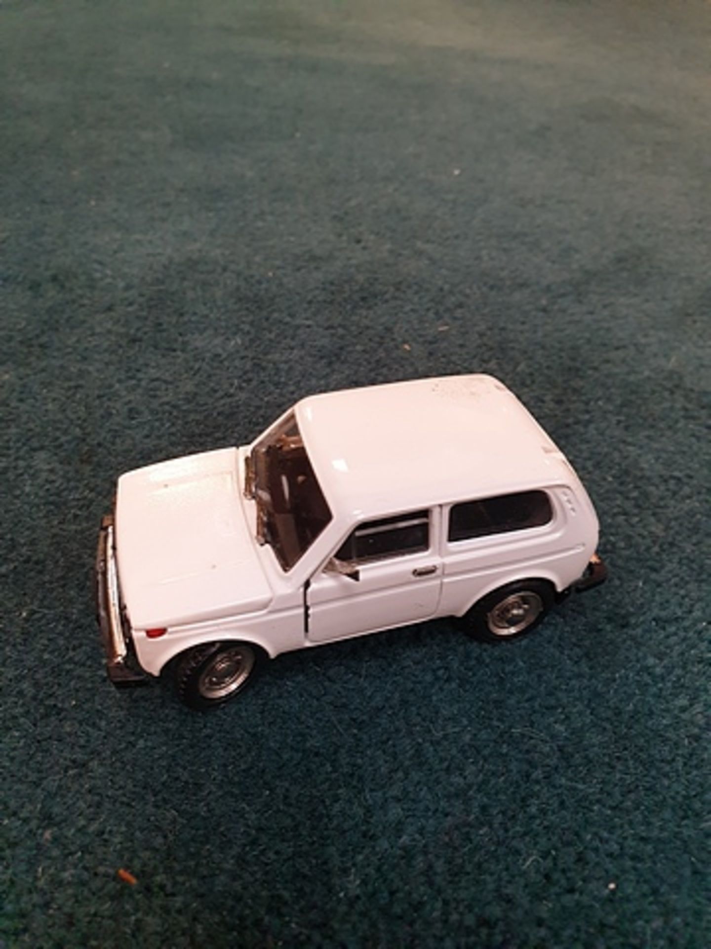Novoexport (Russia) Diecast Made In USSR BA3 2121 Lada In White Scale 1/43 Boxed - Image 2 of 4