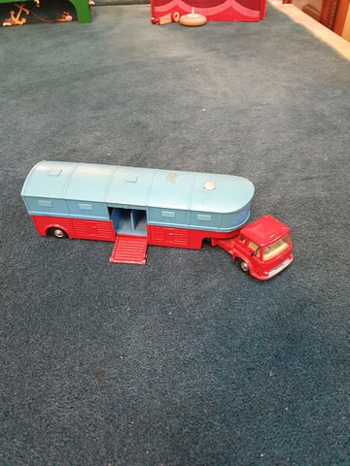 Corgi Major Toys 1121 Bedford Truck and Articulated Horse Box Chipperfield's Circus 1960 blue and - Image 3 of 3