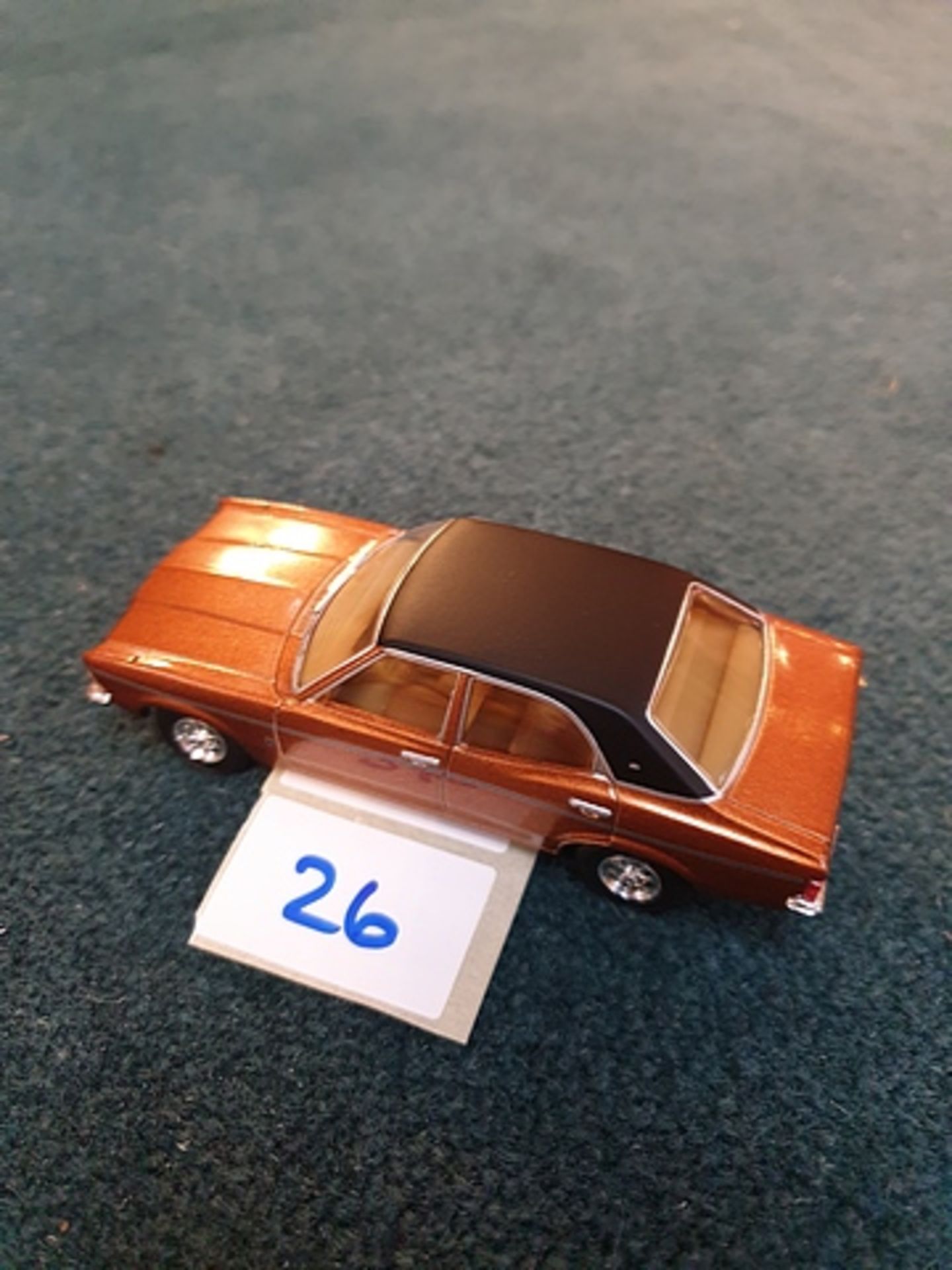 Corgi Vanguards Scale 1/43 Model VA10306 Ford Cortina Mk3 2.0 Ltr GXL Copper Brown Complete With - Image 3 of 3