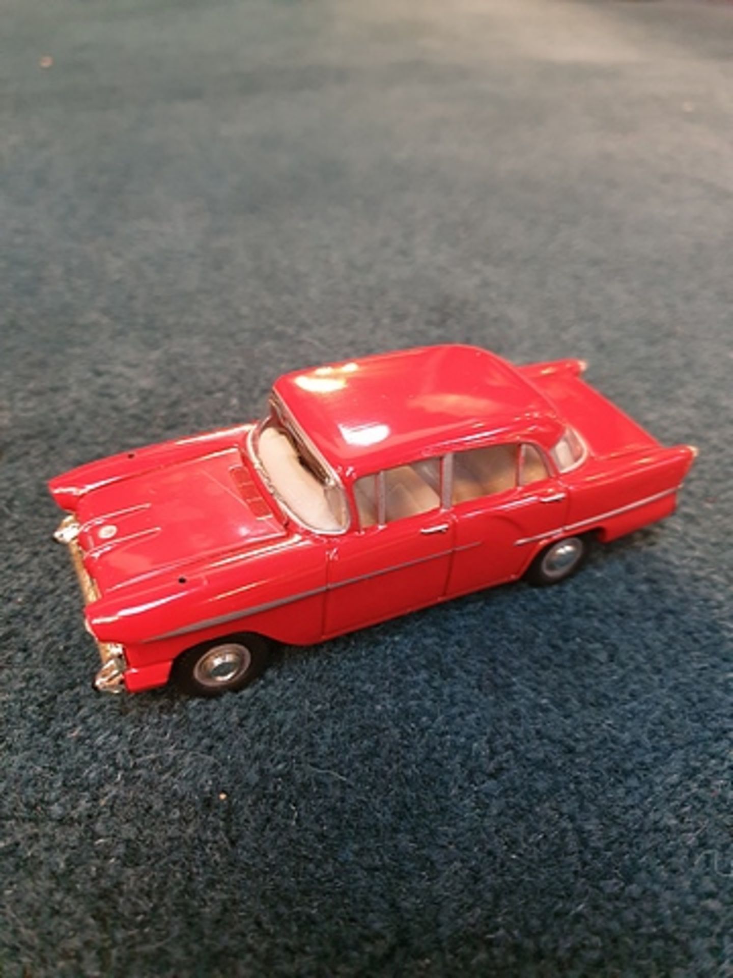 Corgi Vanguards scale 1/43 model VA38000 Vauxhall Victor Gypsy red complete with box