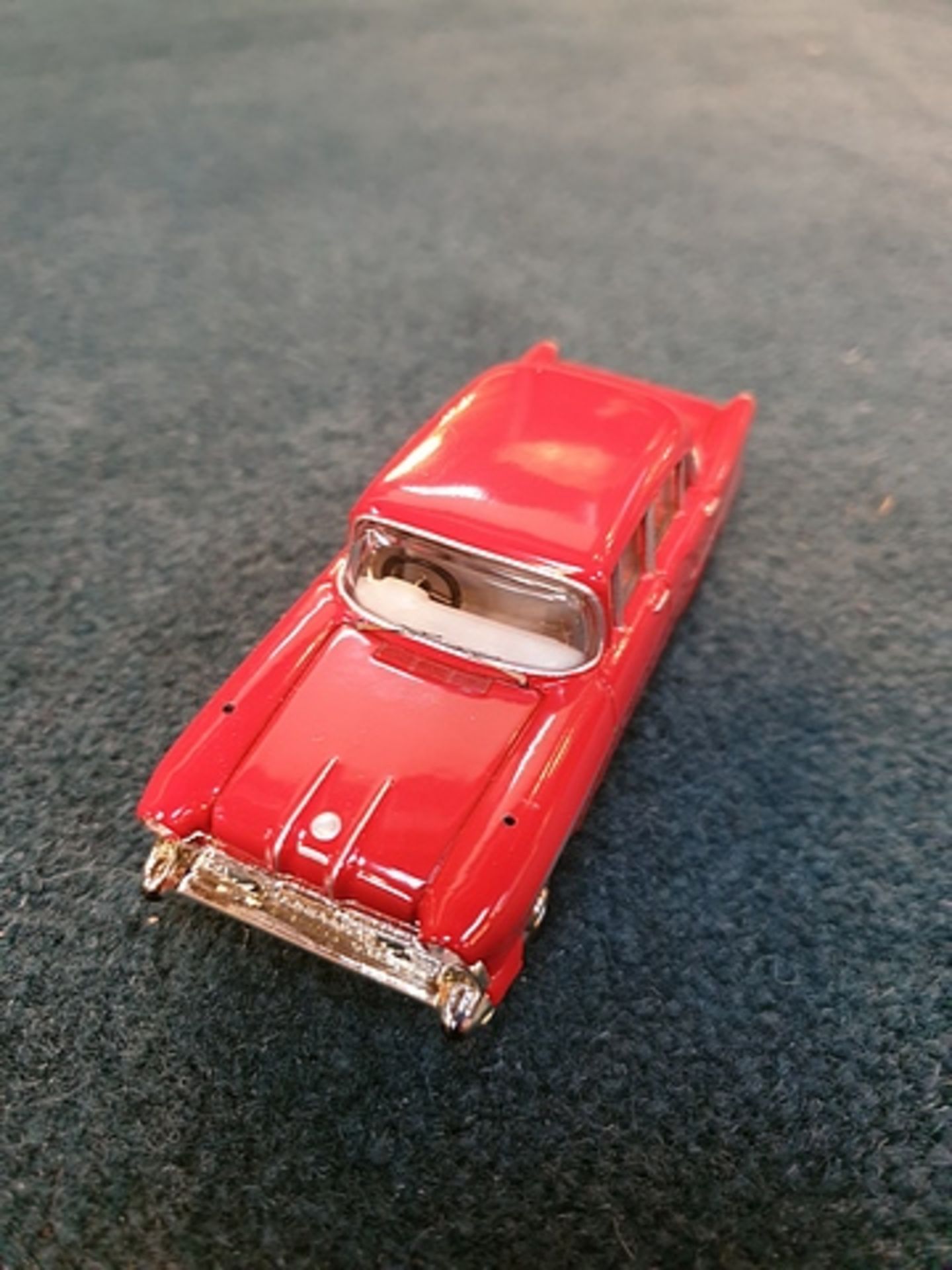 Corgi Vanguards scale 1/43 model VA38000 Vauxhall Victor Gypsy red complete with box - Image 2 of 3