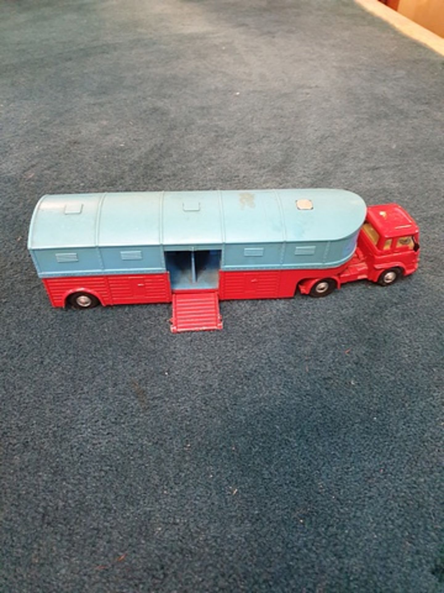 Corgi Major Toys 1121 Bedford Truck and Articulated Horse Box Chipperfield's Circus 1960 blue and - Image 2 of 3