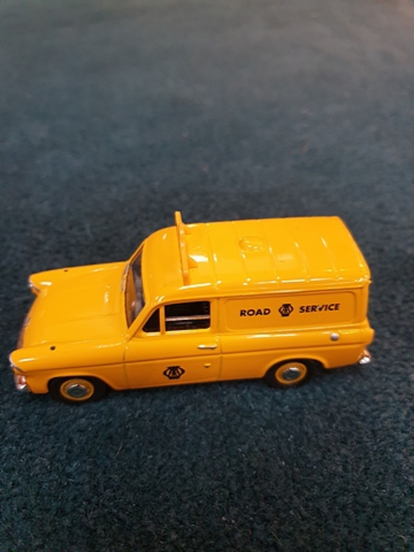 Corgi Vanguards 1950s to 1960s classic commercial vehicles series scale 1/43 model VA4001 Automobile