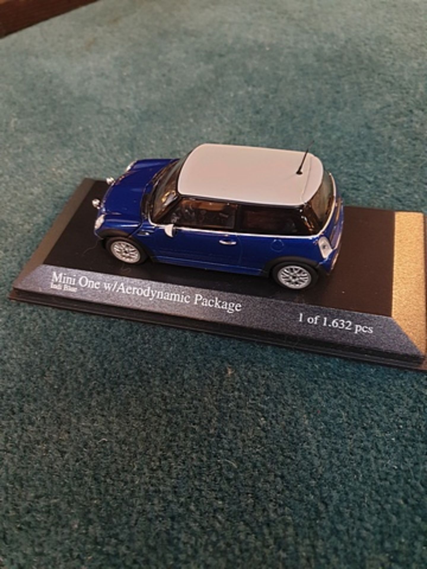 Minichamps 1/43 - 431 138270 Mini One W/ Aero Package 2003 Blue Metallic Limited To 1632 Pieces - Image 3 of 4