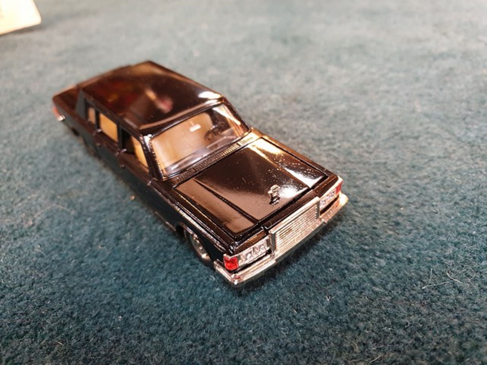 Novoexport (Russia) Diecast Made In USSR Russian ZIL.115 Limousine Scale 1/43 Boxed - Image 4 of 4