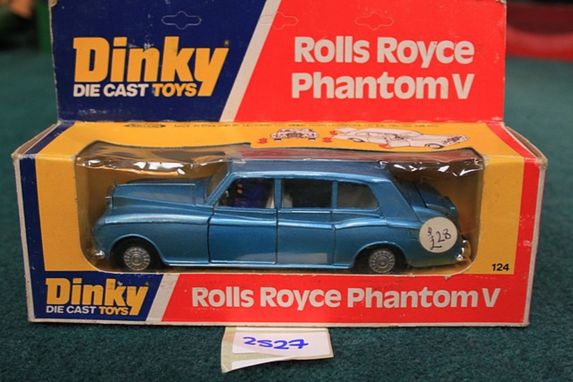 Dinky Toys Diecast # 124 Rolls-Royce Phantom V In Blue Complete With Box.