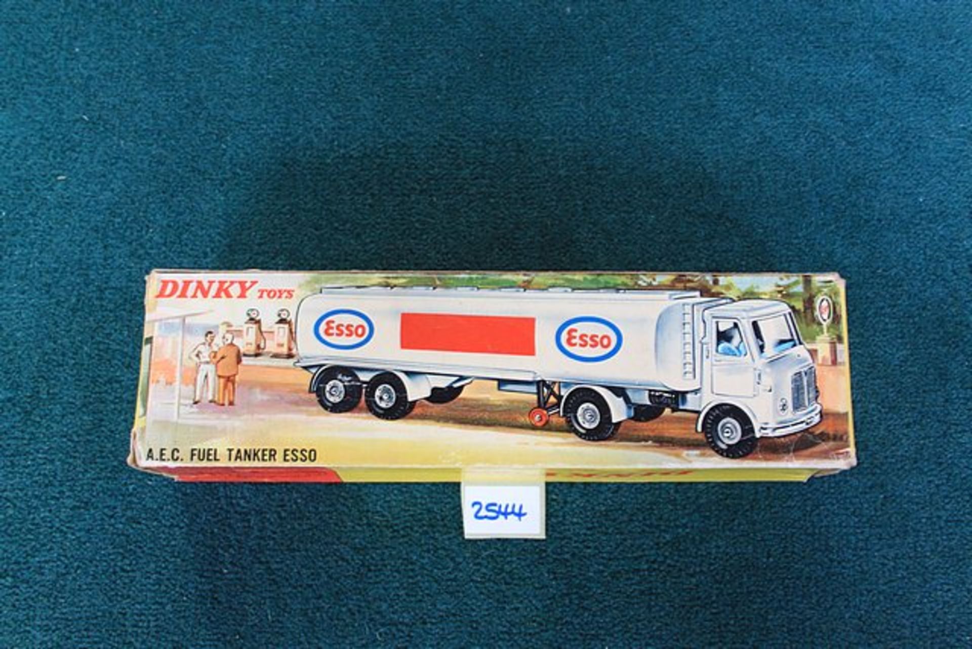Dinky Toys # 945 Diecast A.E.C. Esso Fuel Tanker Complete With Box