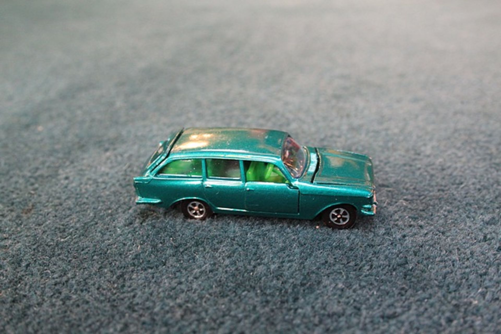 Lone Star Flyers #14 Diecast MKIII FORD ZODIAC ESTATE In Metallic Green And Green Interior With - Image 2 of 3