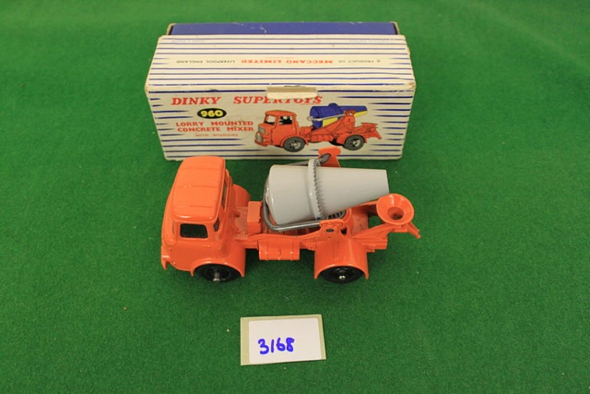 Dinky Supertoys # 960 Diecast Lorry Mounted Concrete Mixer Complete With Box.