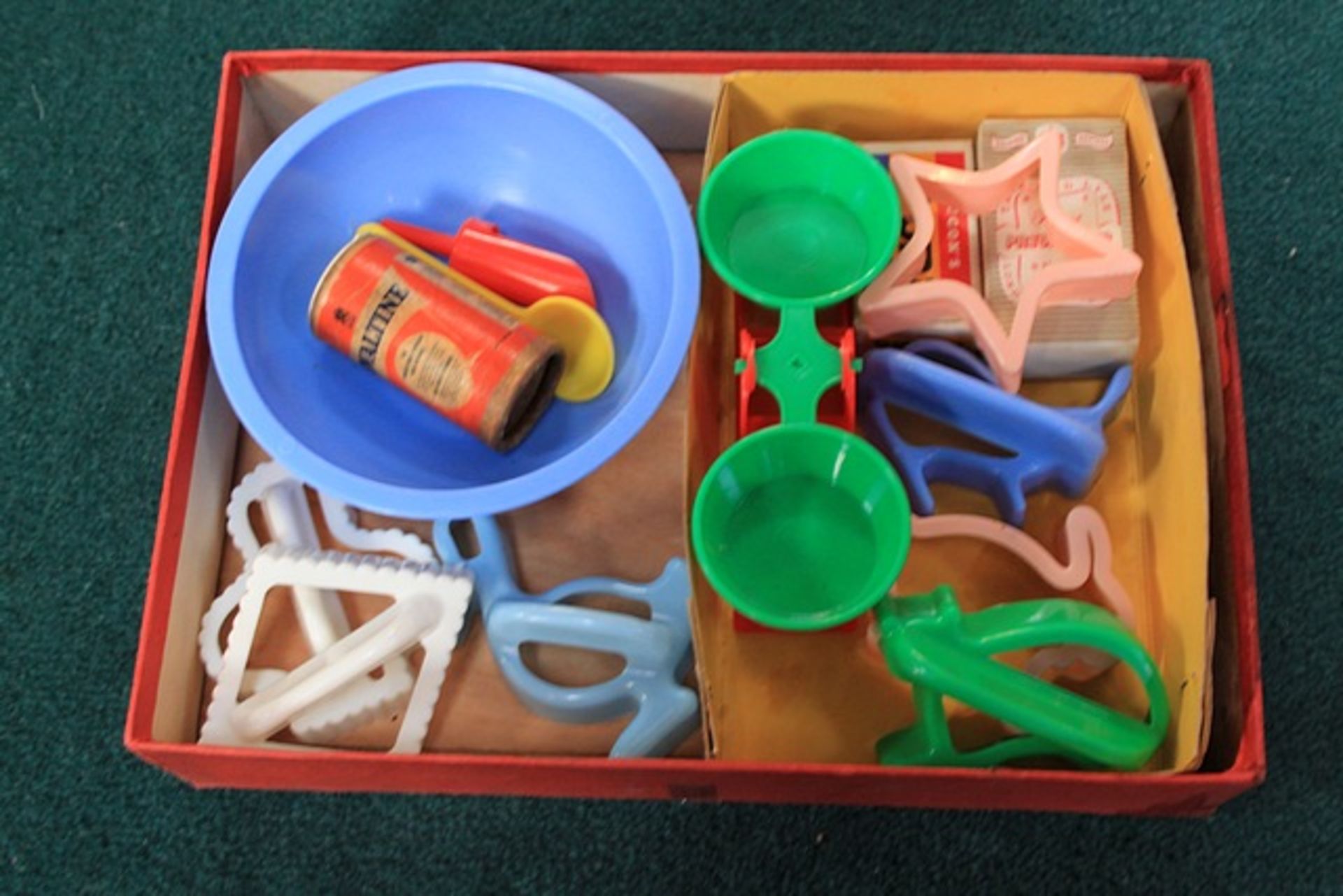 Merit Pastry Set 1950/60s Vintage Toy Pastry Set In It's Original Box. The Set Includes A Wooden - Image 2 of 2