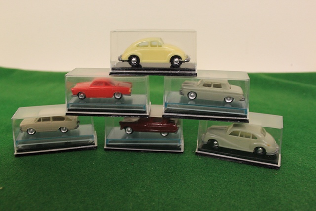 Eko (Spain) Micro Miniatures Plastic Trade Box Of Cars And Vehicles X 40 - Image 5 of 6