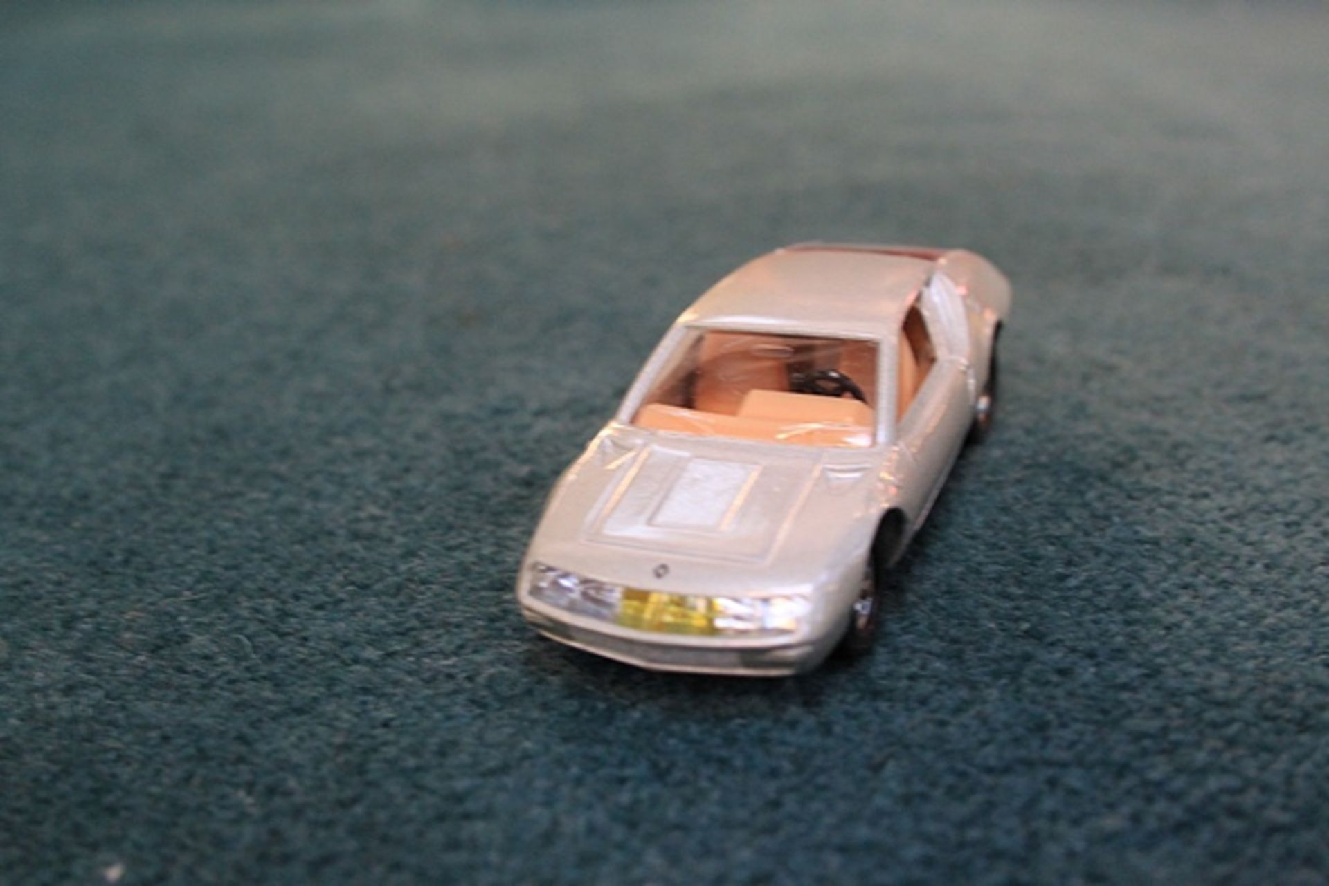 Solido (France) #192 Diecast Renault Alpine A 310 In Silver Scale 1/43 Complete With Box - Image 3 of 3