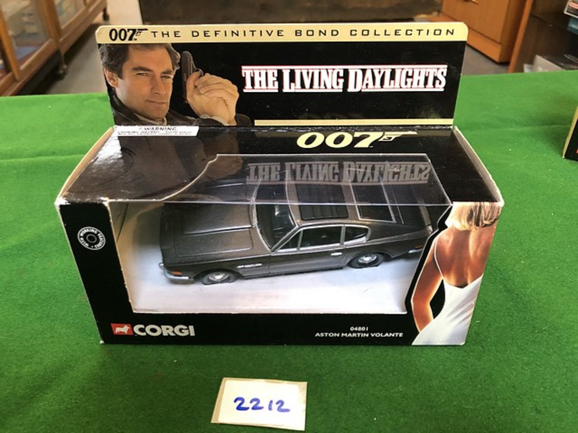 Corgi #04801 James Bond 007 The Definitive Bond Collection Diecast 04801 Aston Martin Volante From