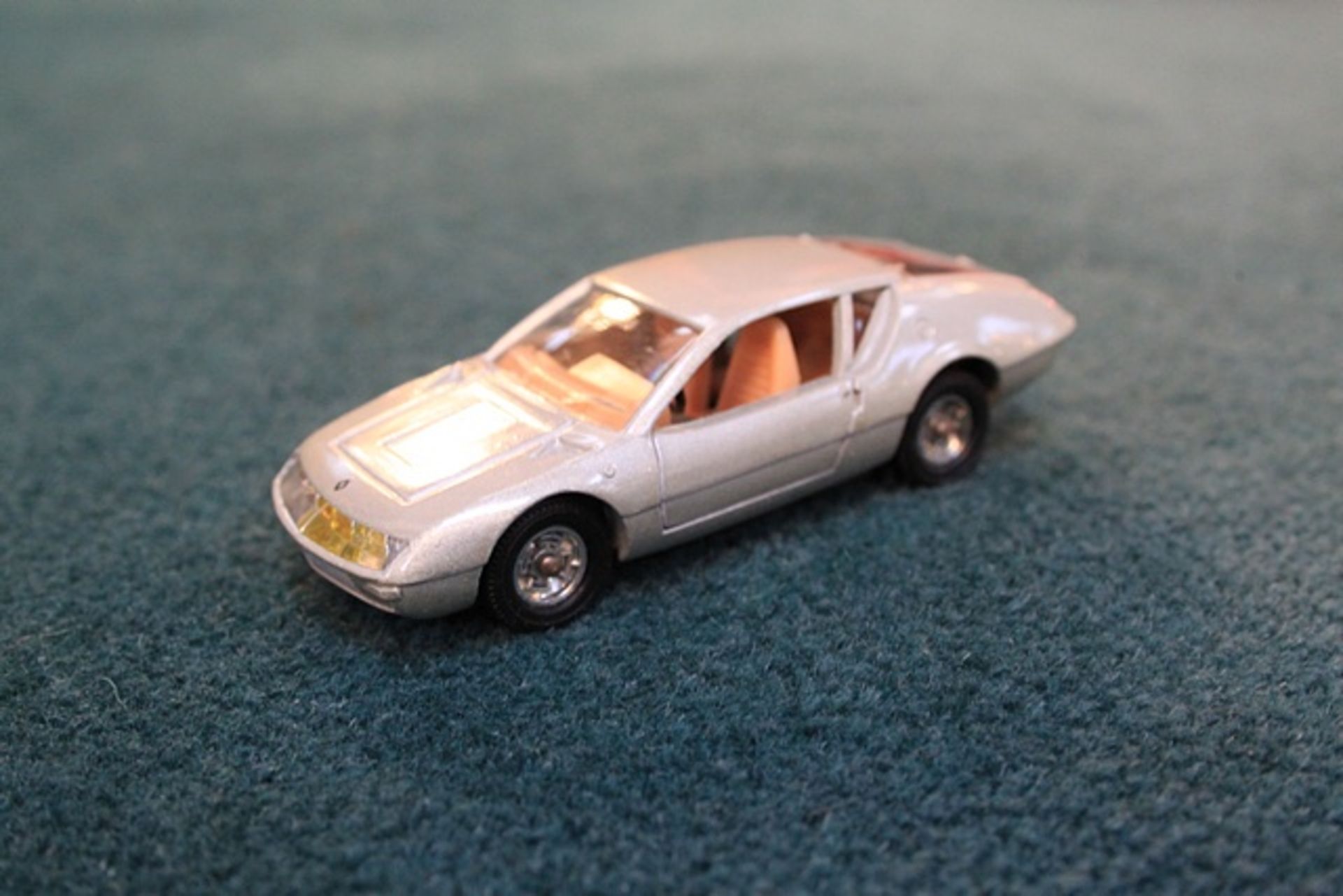 Solido (France) #192 Diecast Renault Alpine A 310 In Silver Scale 1/43 Complete With Box - Image 2 of 3