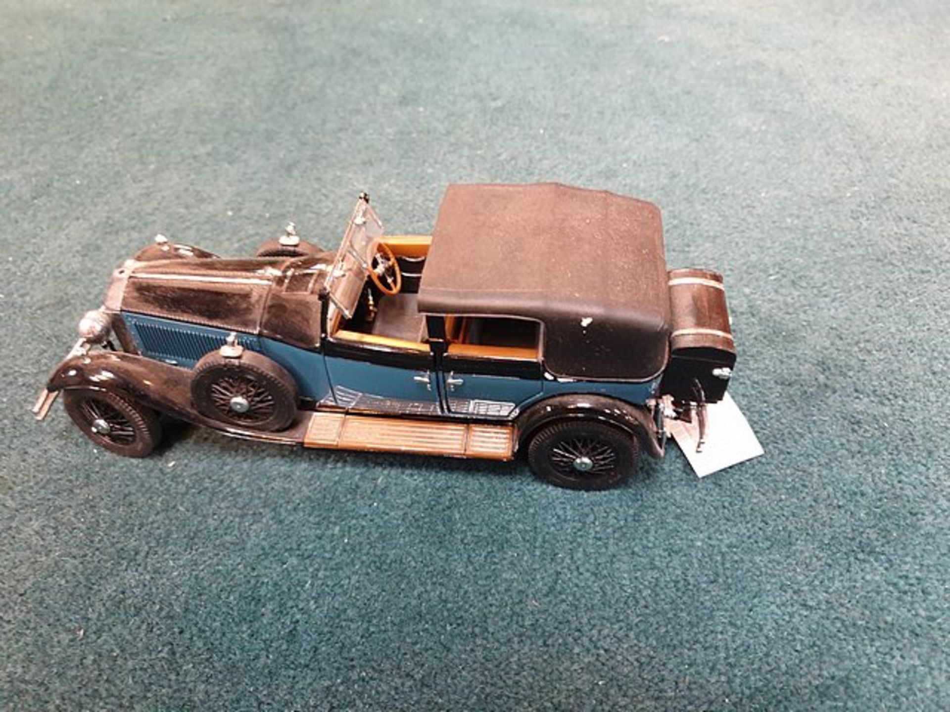 Franklin Mint 1:24 Scale 1929 Rolls Royce Phantom Car In Blue And Black Diecast Complete In Box With - Image 3 of 3