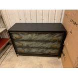 Velum Chest