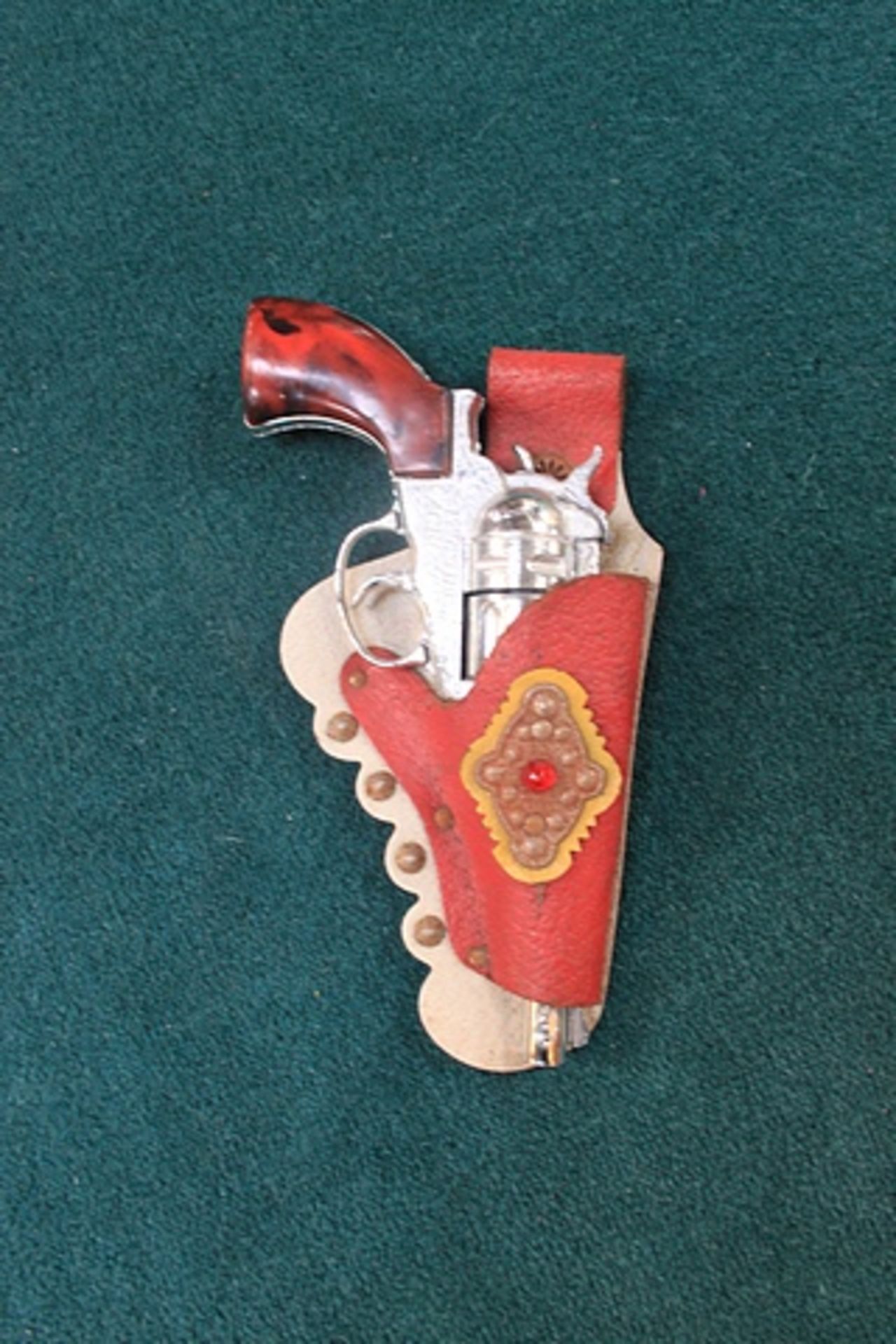 CRESCENT TOYS ENGLAND RICOCHET FRONTIER ACE PAPER CAP GUN And Holster