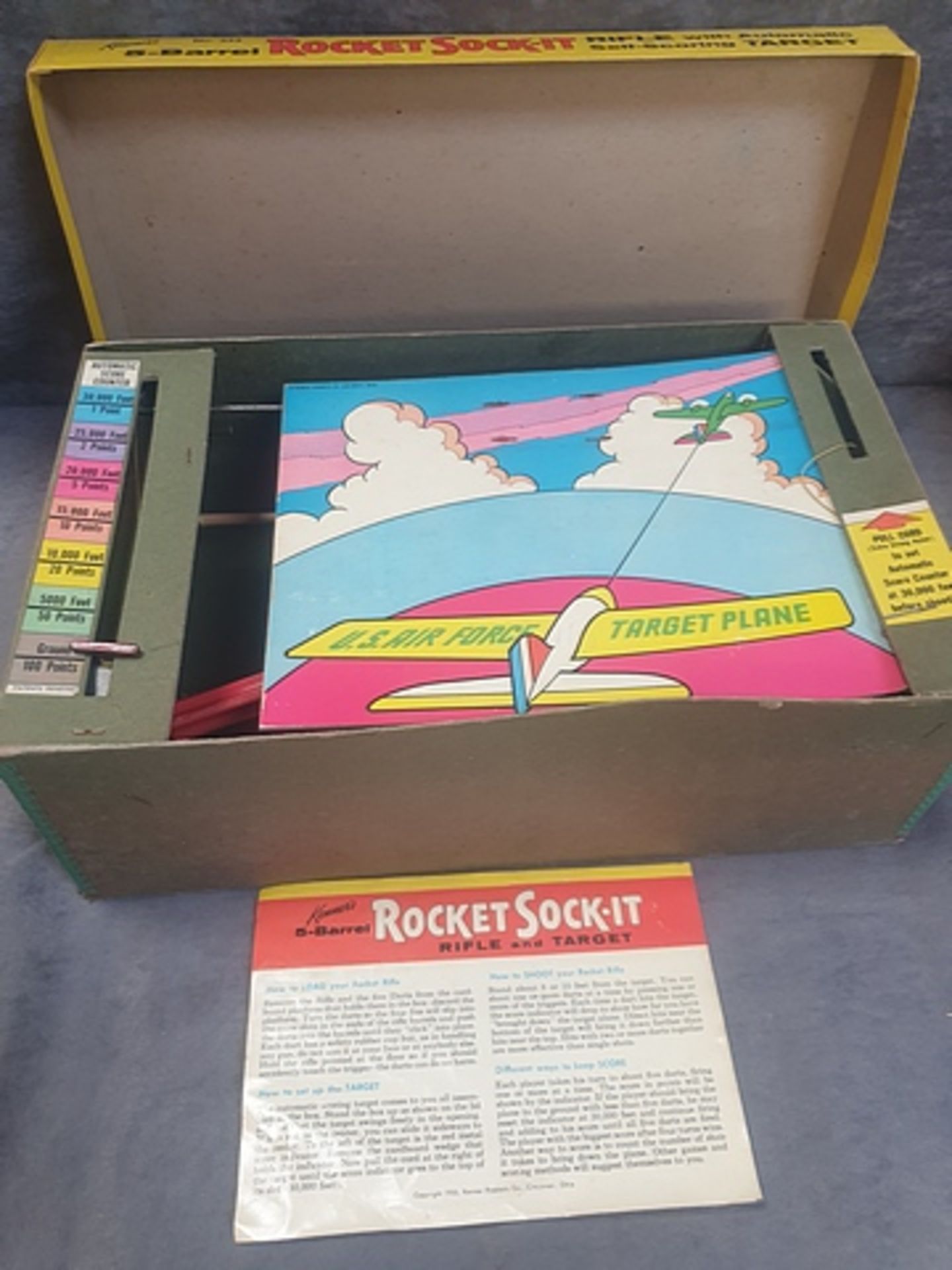 Kenners 5-Barrel Rocket Sock-It Rifle & Target Wonderful New Dart Game Complete With Box