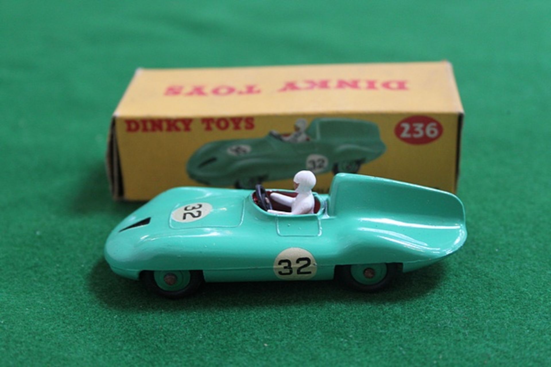 Dinky Toys Diecast #236 Connaught Racing Car In Green With Racing #32 Complete With Box