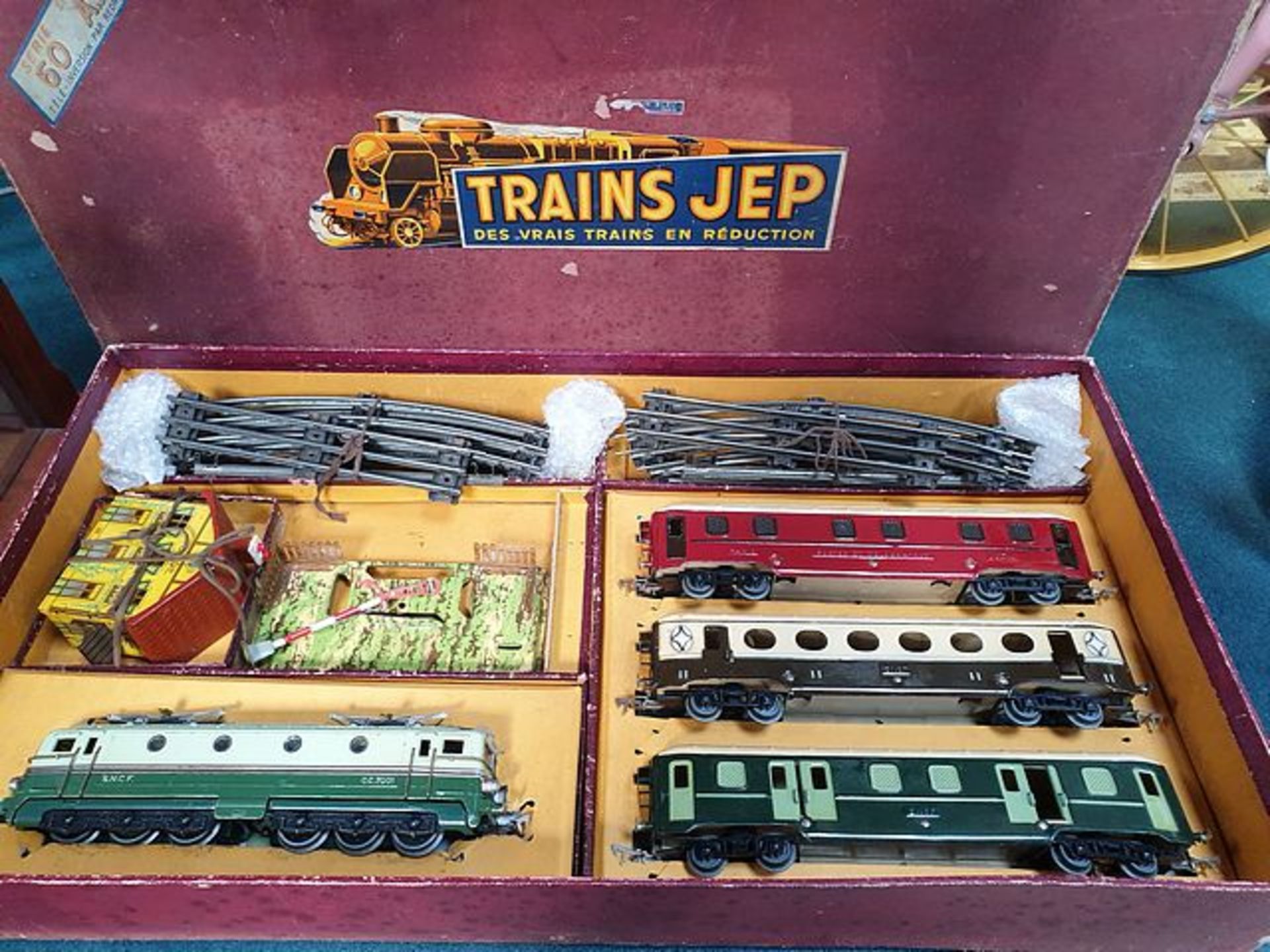 JEP French Gauge 0 electric Train Set comprising of track, engine and 3 carriages in original box