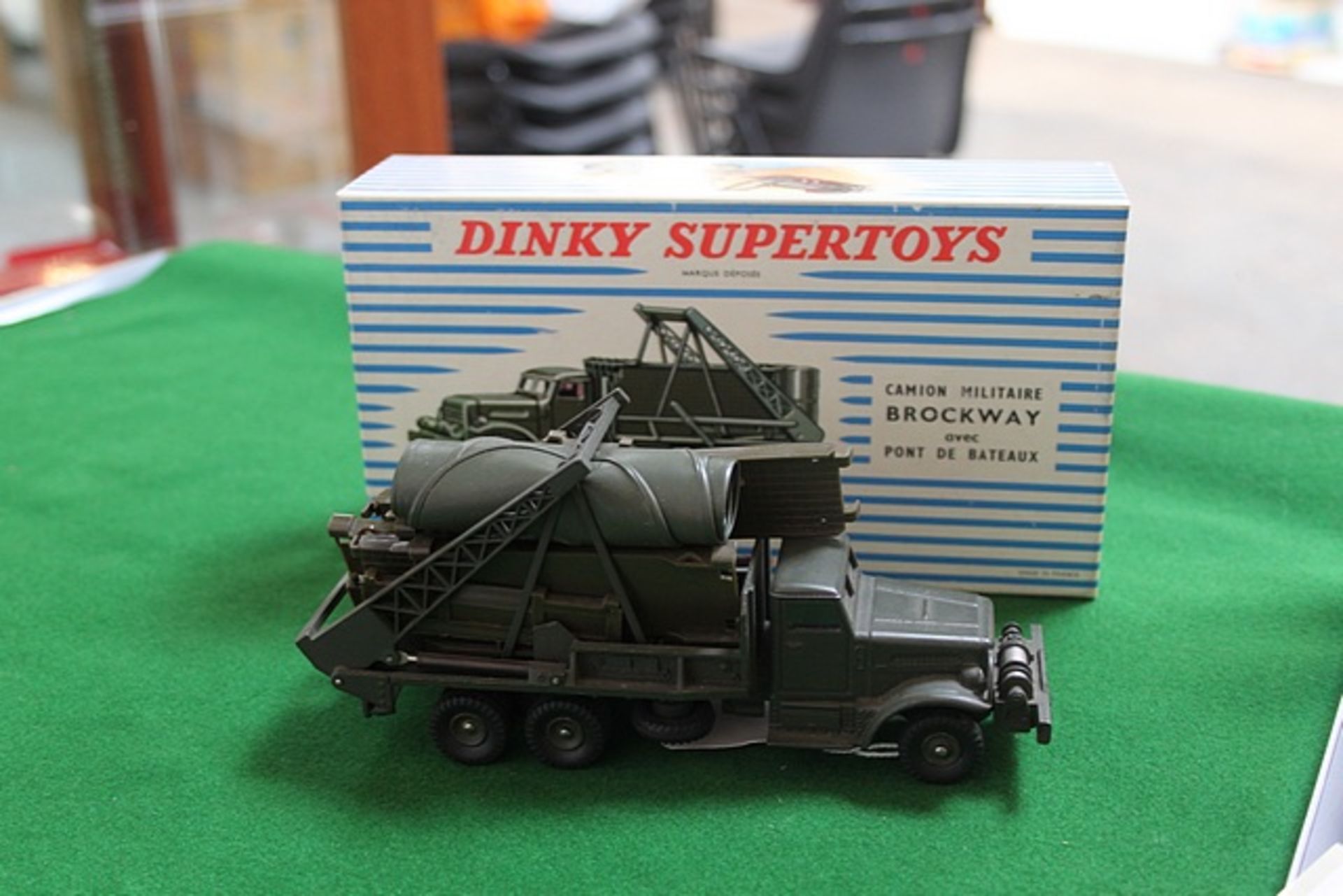 Dinky Toys Diecast #884 Camion Militaire Brockway Avec Pont De Bateaux Complete With Box