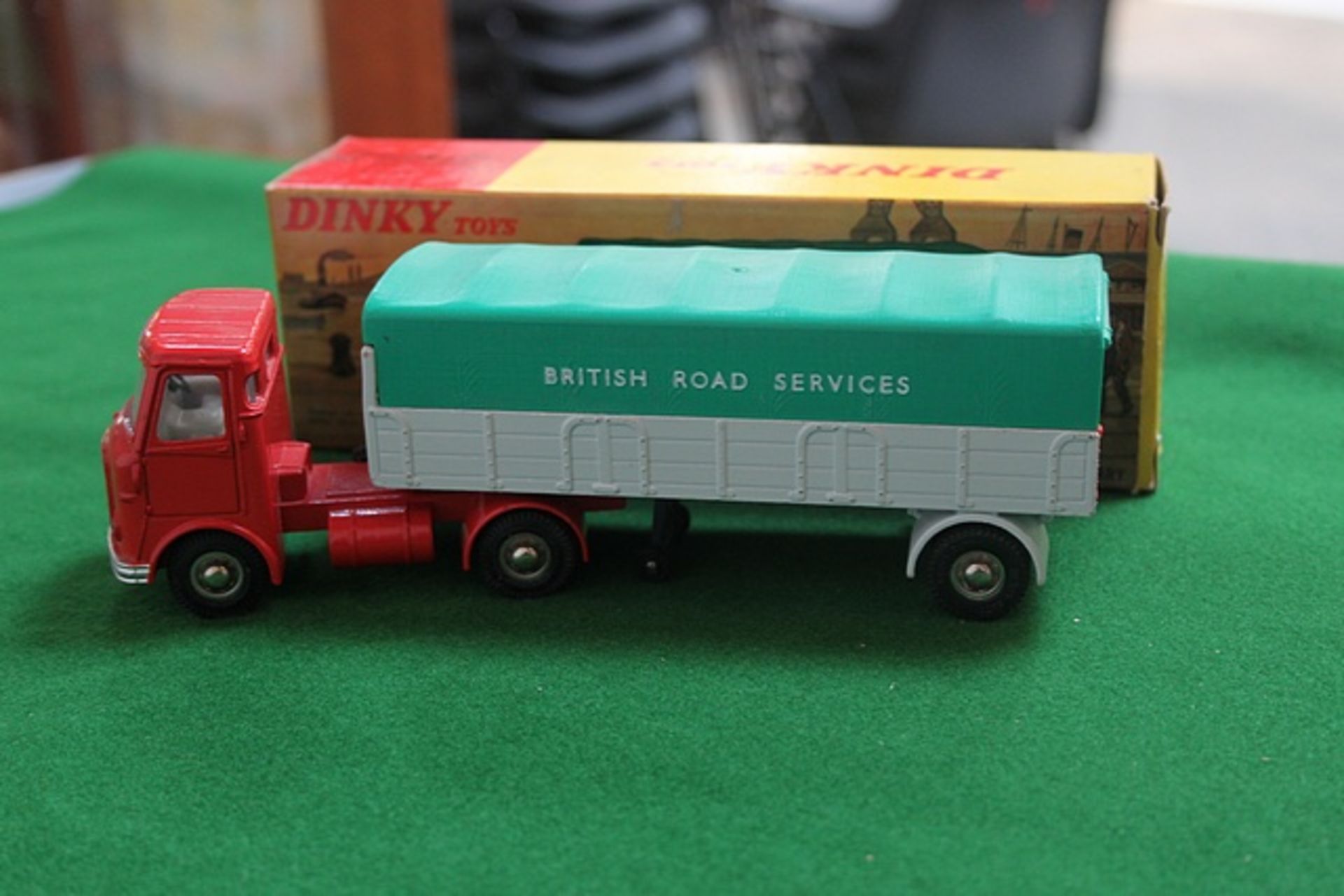 Dinky Toys Diecast #914 British Road Services AEC Articulated Lorry Complete With Box - Image 2 of 3