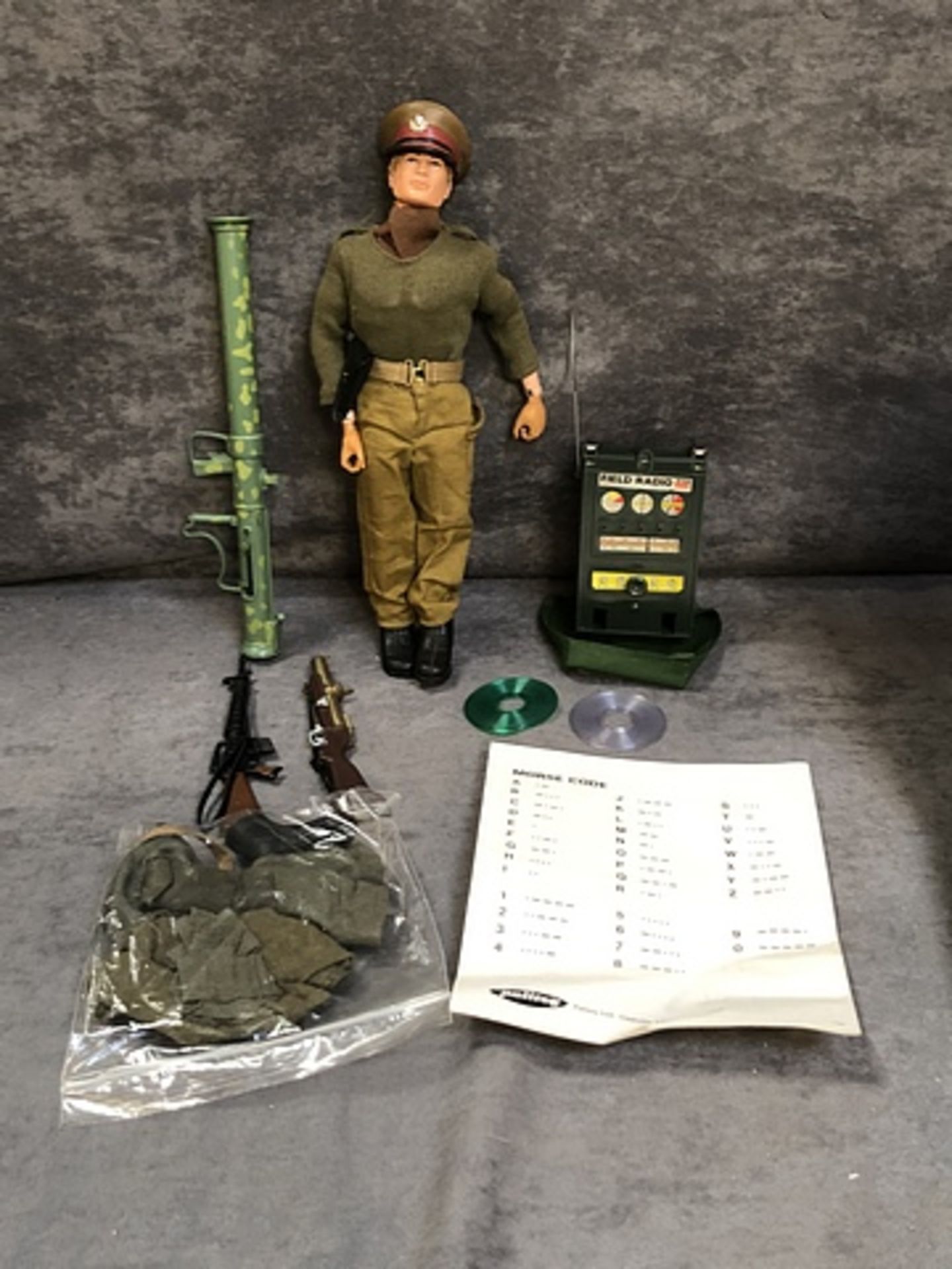 Action Man By Palitoy Field Commander And Field Radio Complete With Box (Slight Damage To Box) - Image 2 of 3