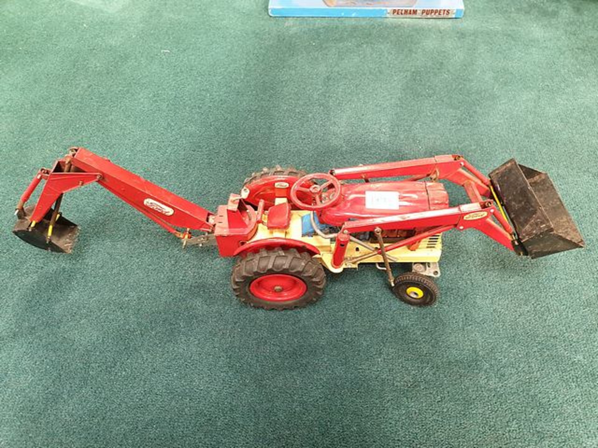 Cragstan Ford 4000 HD Industrial Vintage Tin Tractor (Unboxed)