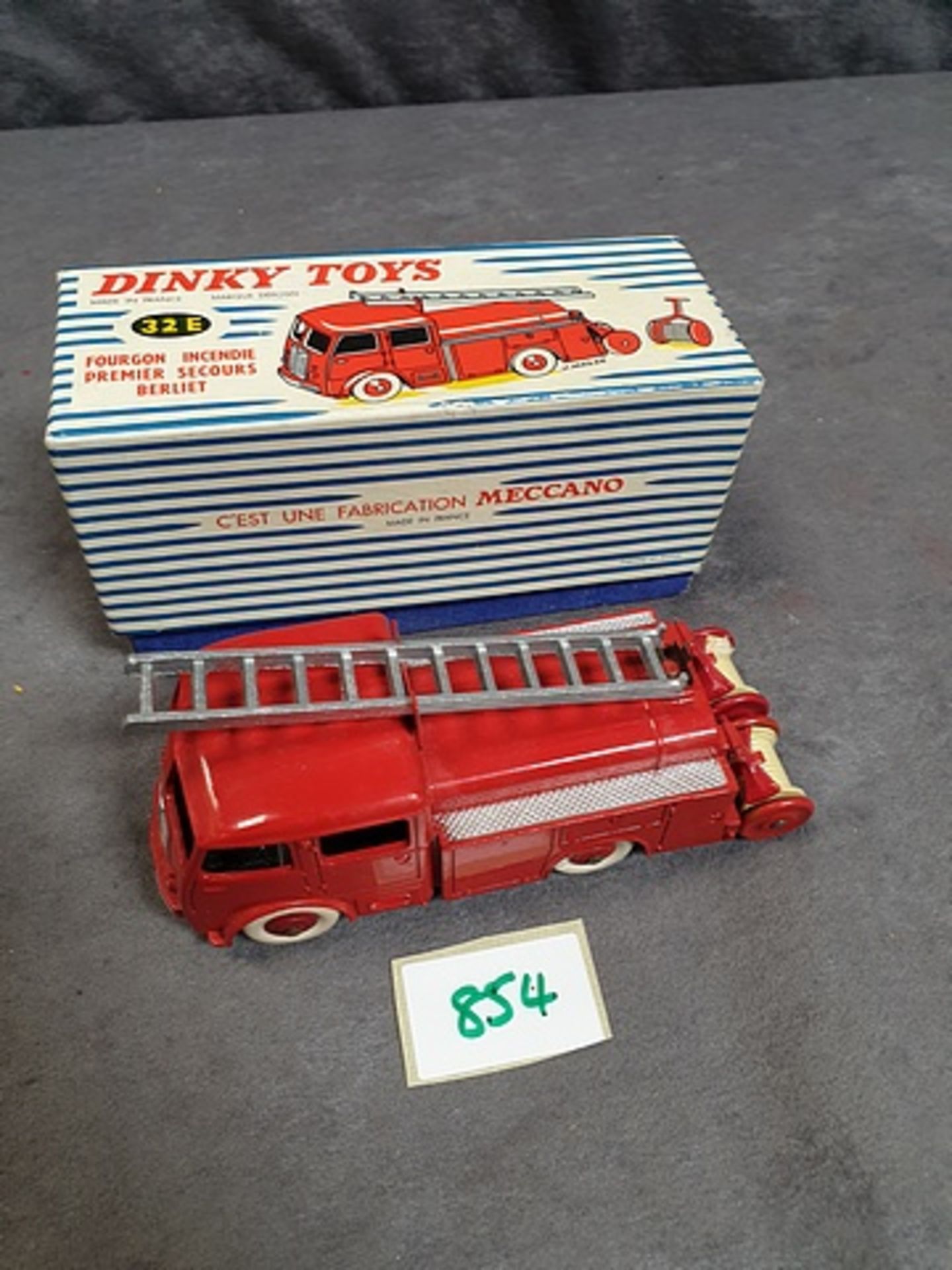 Dinky Diecast Toys #32E French Berliet Fire Engine Complete In Box