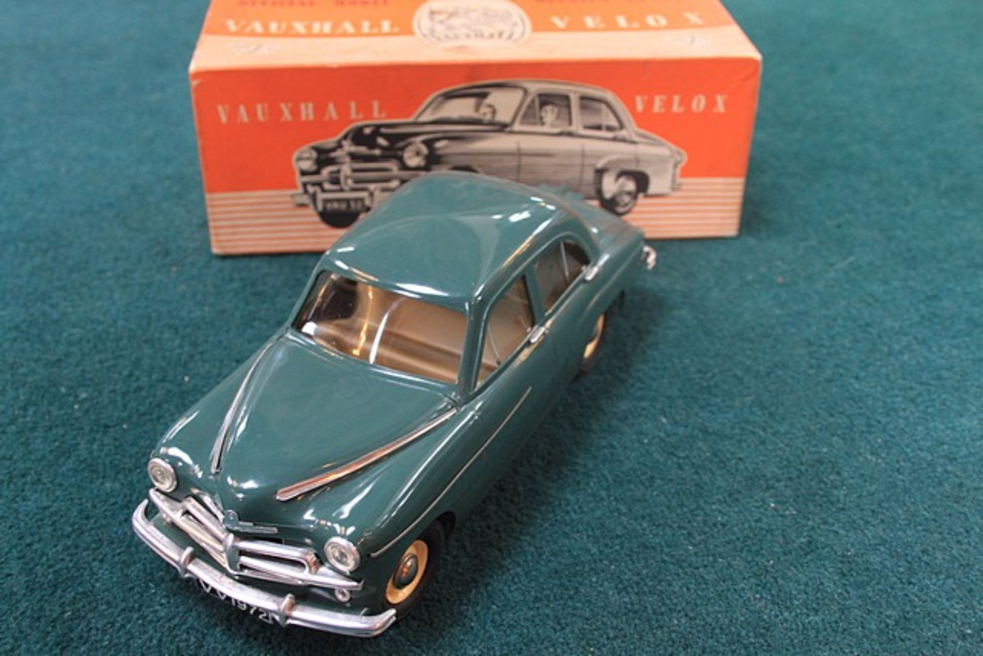 Victory Industries Vauxhall Velox Official Model Replica Of The Vauxhall Velox Battery Operated - Image 2 of 2