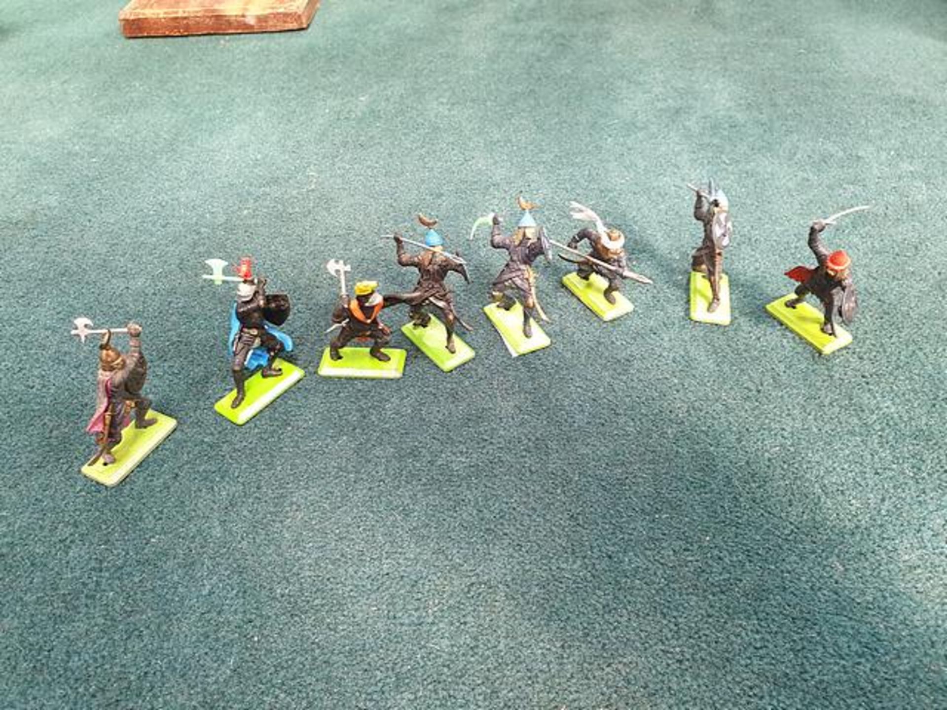 8 X Britains Knights & Medieval Figures