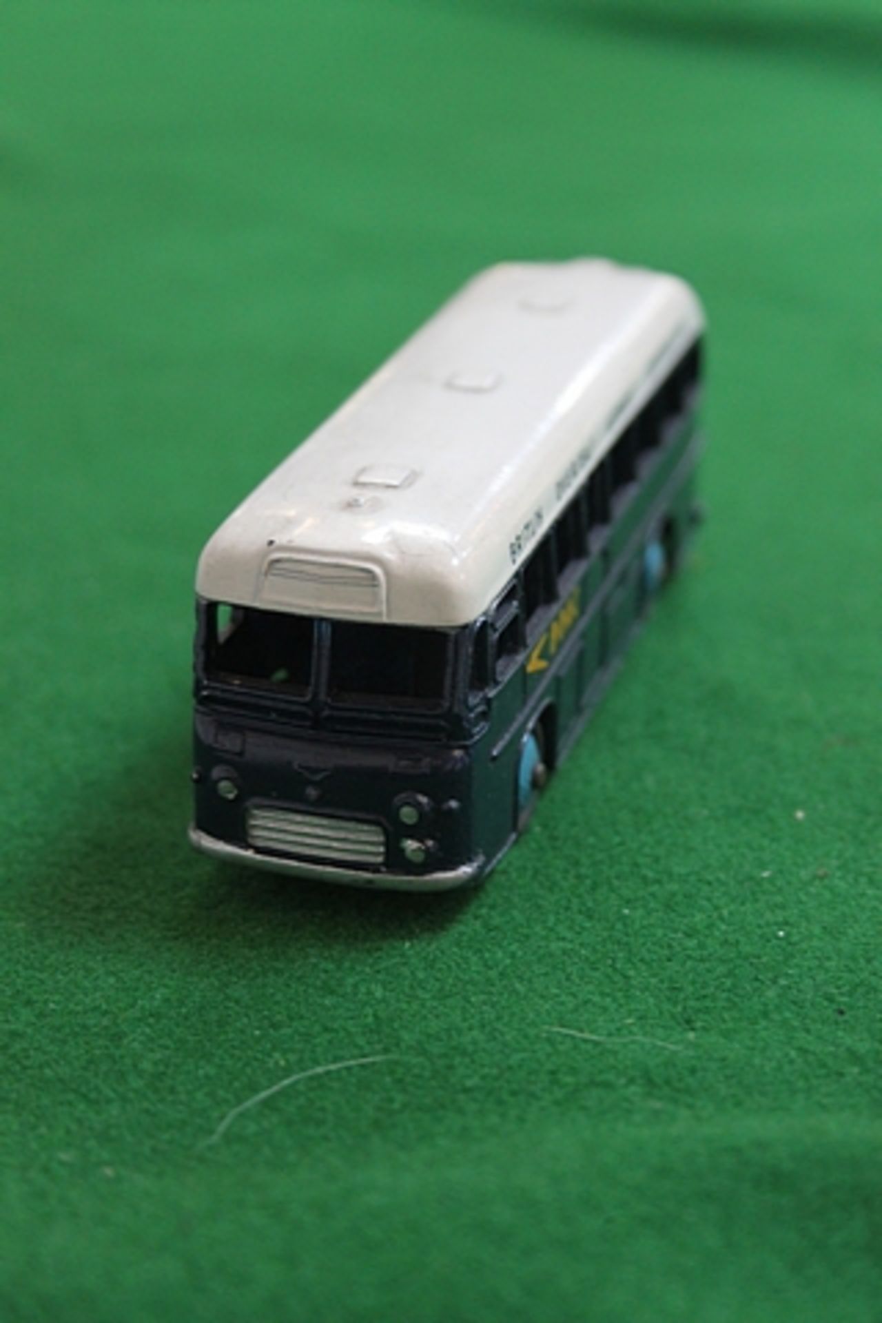 Dinky Toys Diecast #283 British Overseas Airways Corporation BOAC Coach Complete With Box - Image 2 of 2