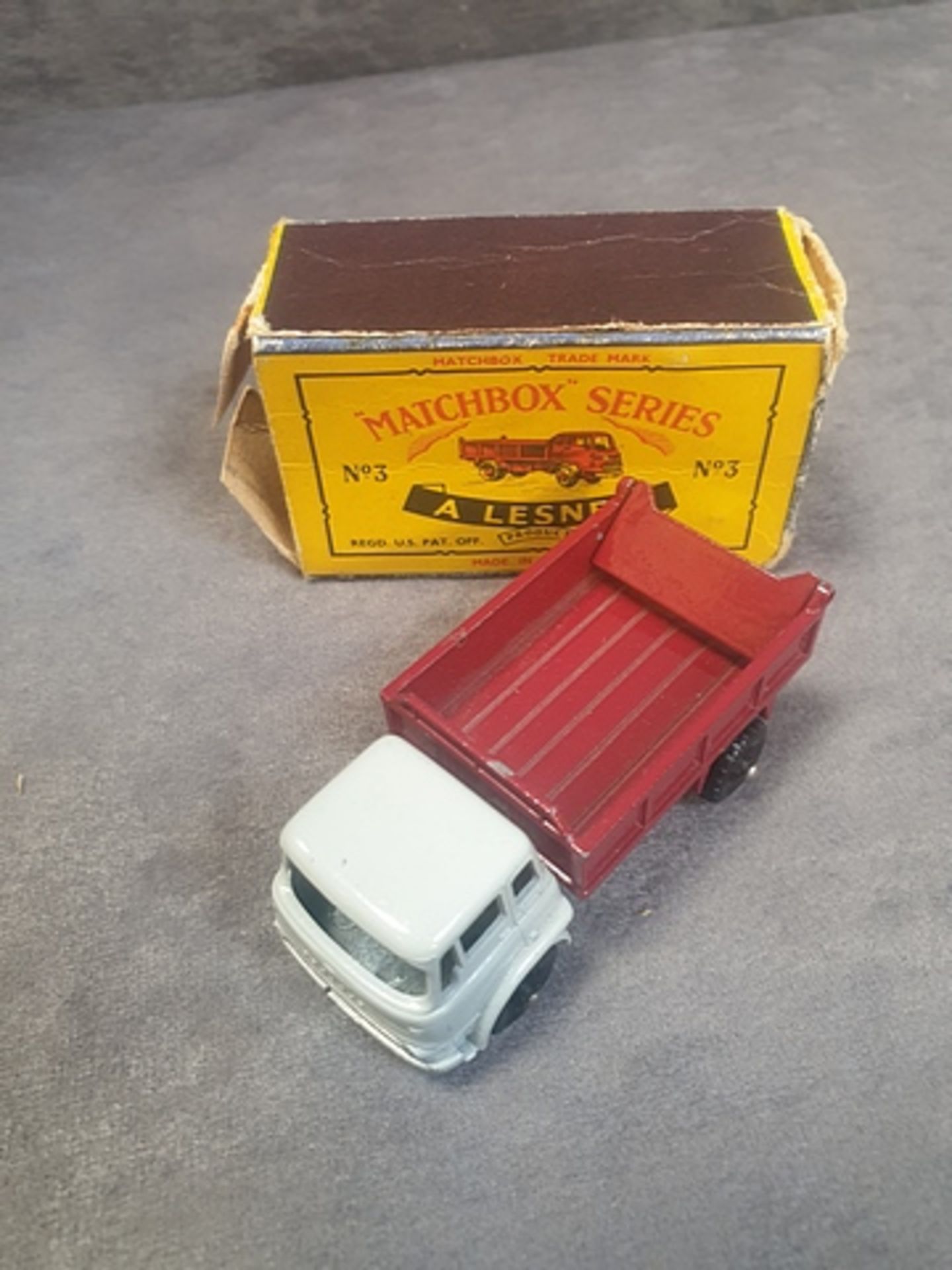 Matchbox Lesney # 3 Bedford Tipper Truck Completed With Box (Box Is Damaged)